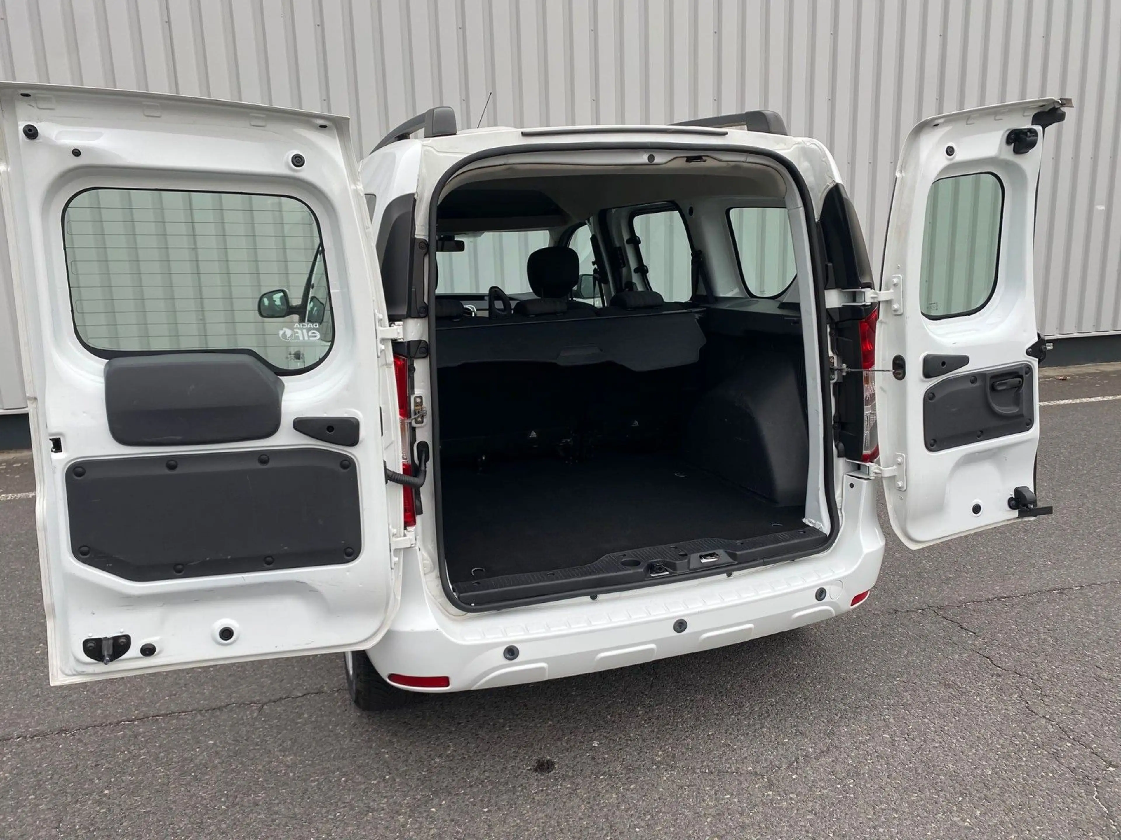 Dacia Dokker aus 1.Hand Klima PDC Freisprechanl. — photo 17