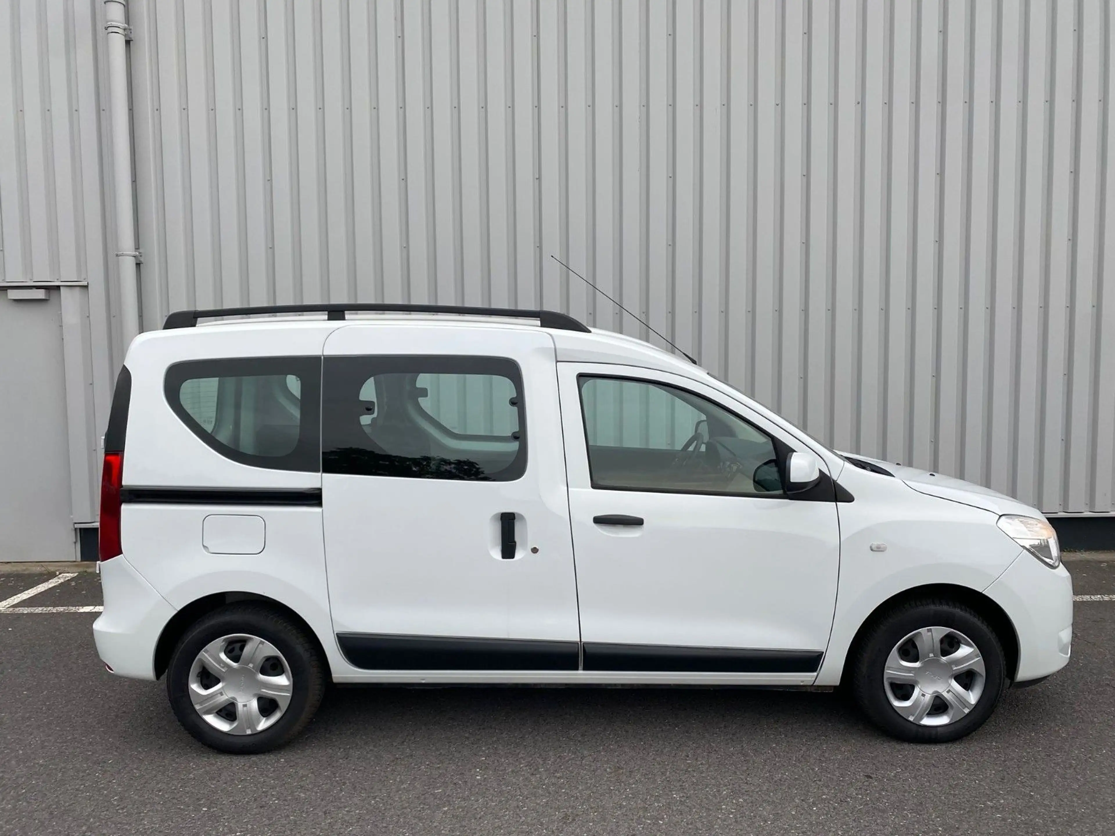 Dacia Dokker aus 1.Hand Klima PDC Freisprechanl. — photo 6