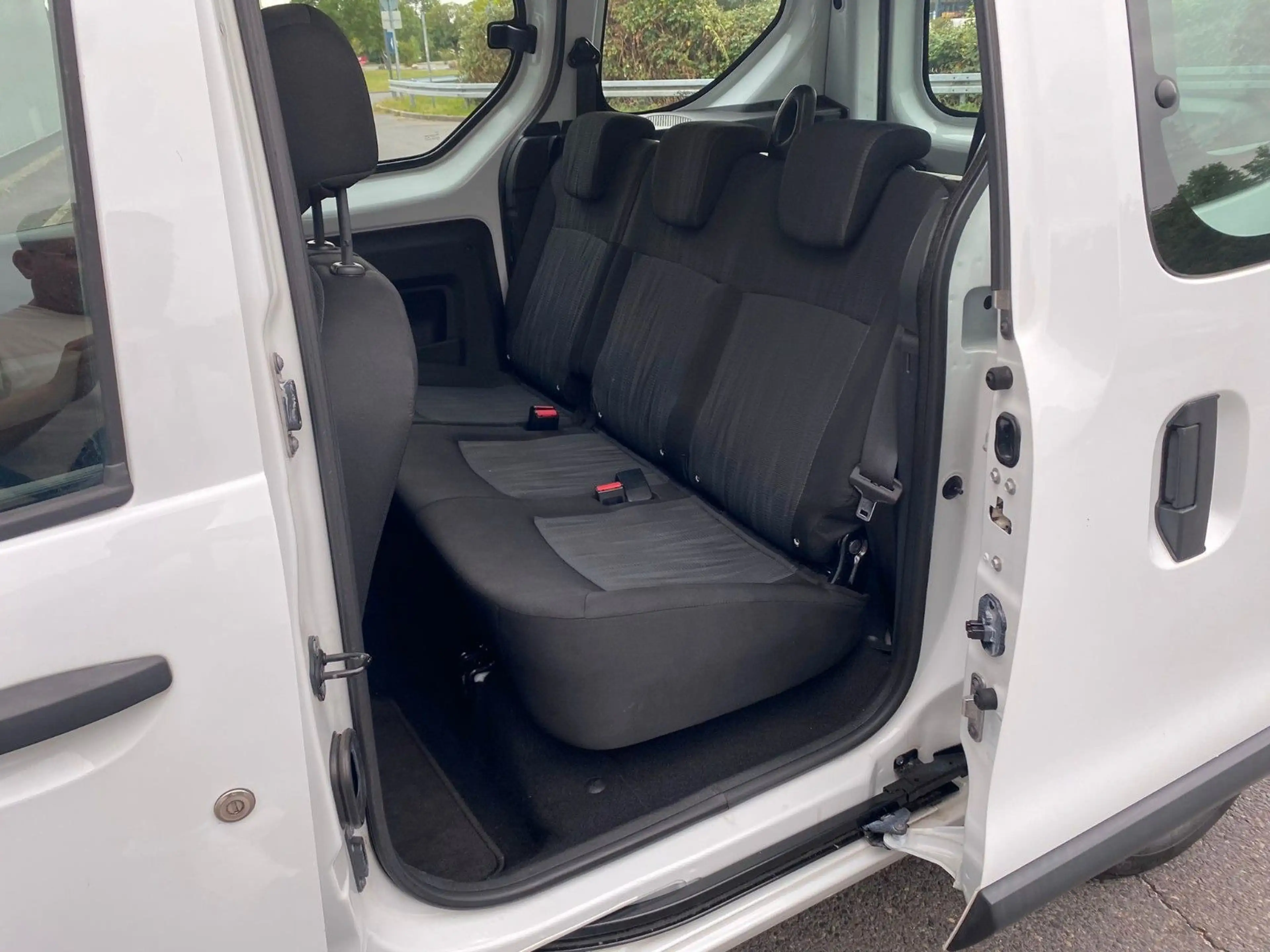 Dacia Dokker aus 1.Hand Klima PDC Freisprechanl. — photo 11