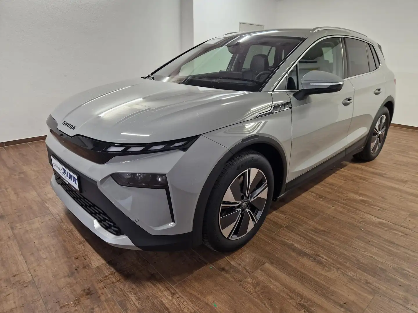 Skoda Elroq 85 Loft AHK SHZ Wärmepumpe ACC RFK Grijs - 1