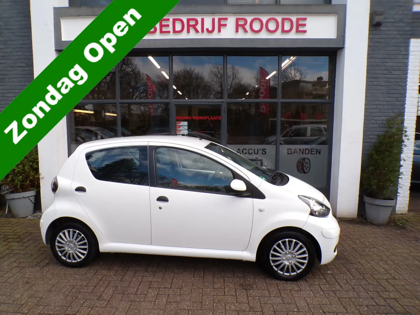 Toyota Aygo 1.0-12V 5-Drs Cool NW APK,AIRCO!!! ""ZONDAG OPEN " Blanc - 1