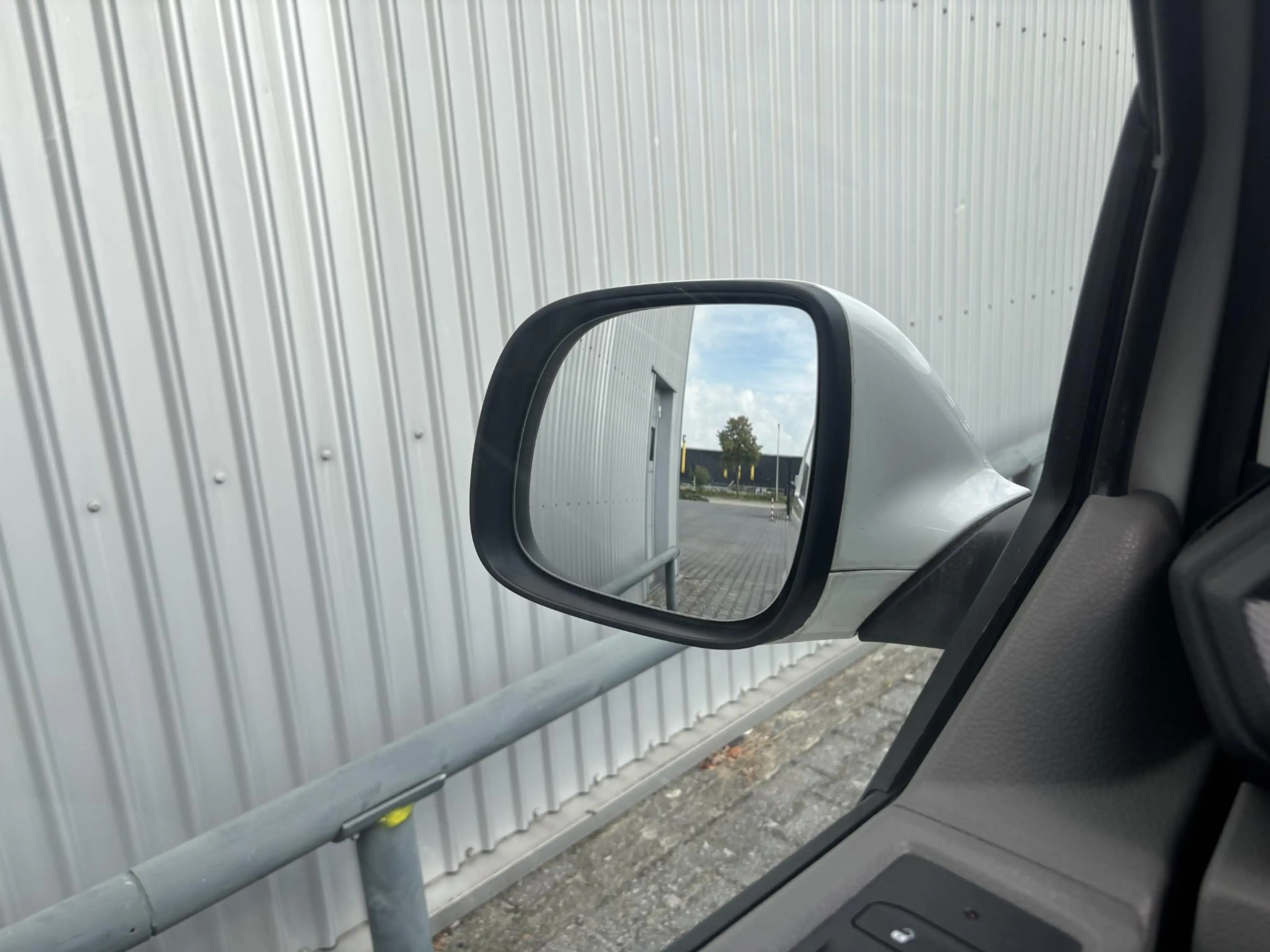 Volkswagen T6.1 Transporter 2.0 TDI L2H1*A/C*CRUISE*HAAK*NAVI* — photo 26