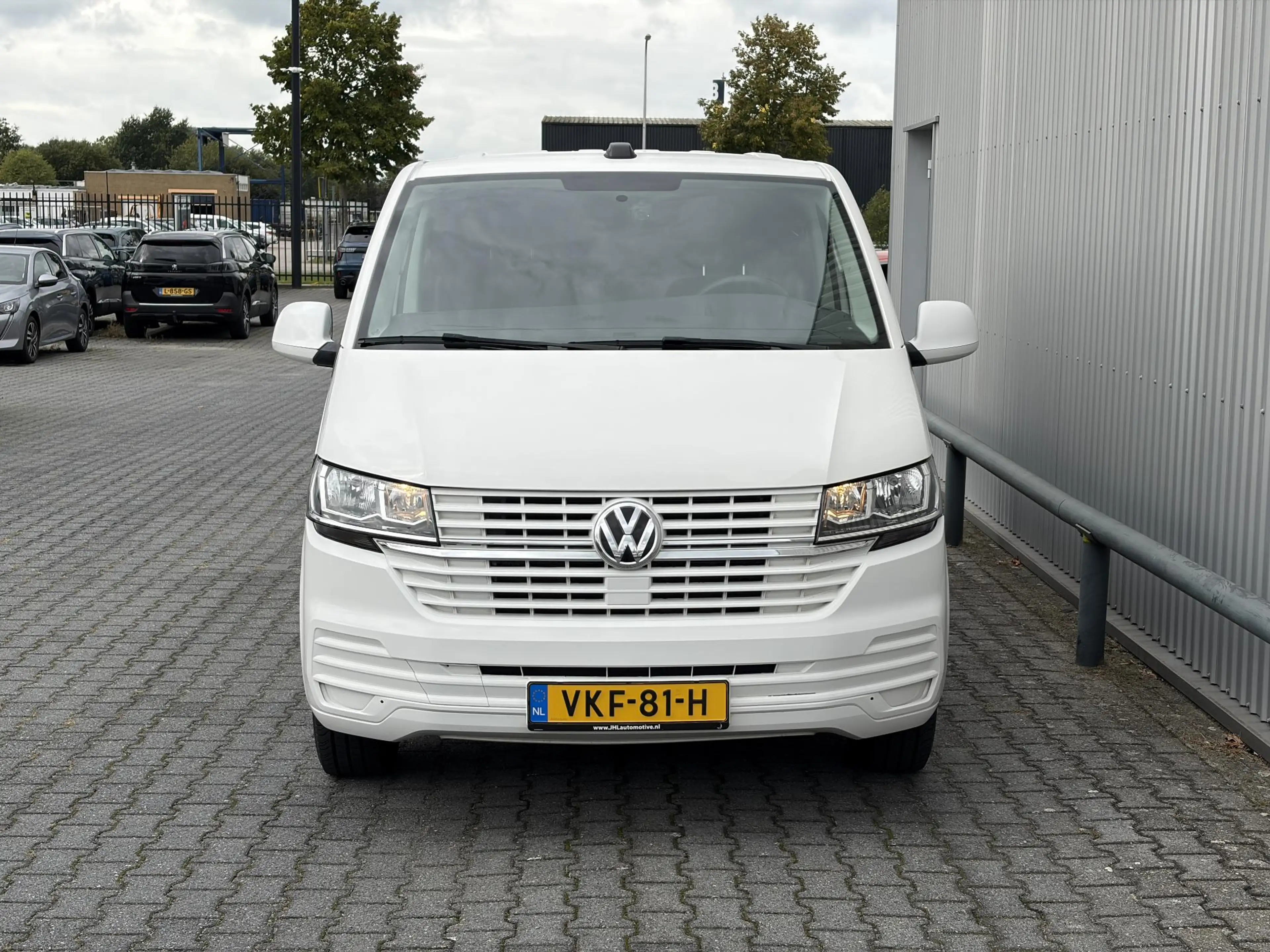 Volkswagen T6.1 Transporter 2.0 TDI L2H1*A/C*CRUISE*HAAK*NAVI* — photo 14