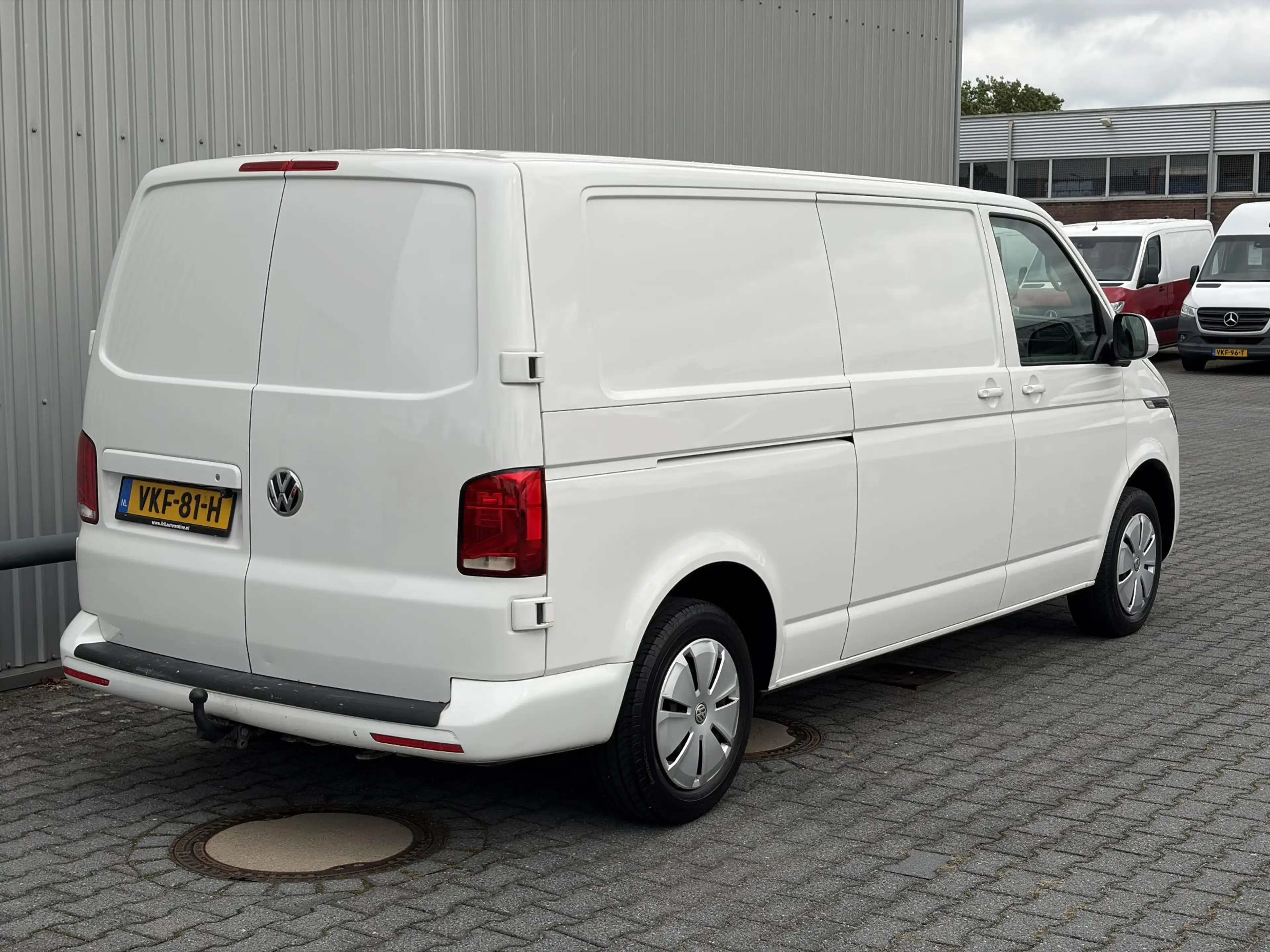 Volkswagen T6.1 Transporter 2.0 TDI L2H1*A/C*CRUISE*HAAK*NAVI* — photo 22
