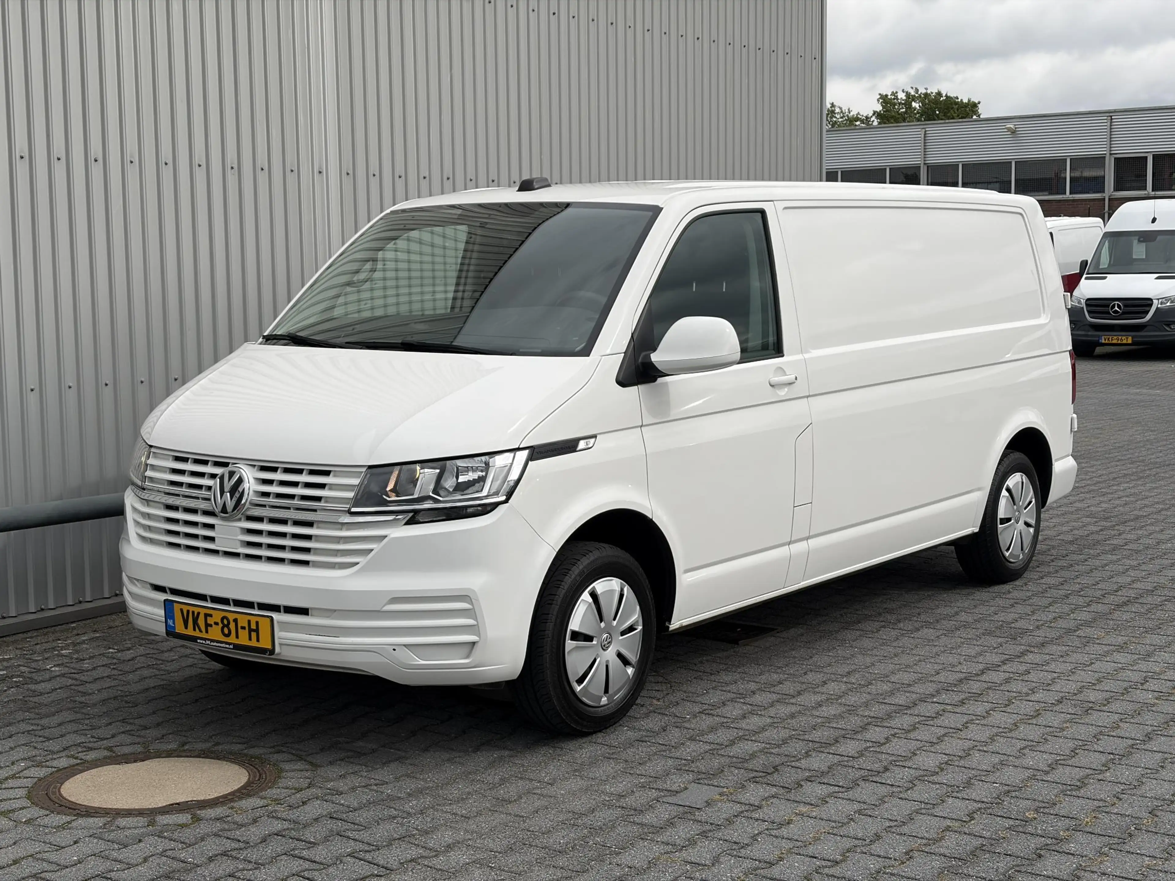 Volkswagen T6.1 Transporter 2.0 TDI L2H1*A/C*CRUISE*HAAK*NAVI* — photo 20