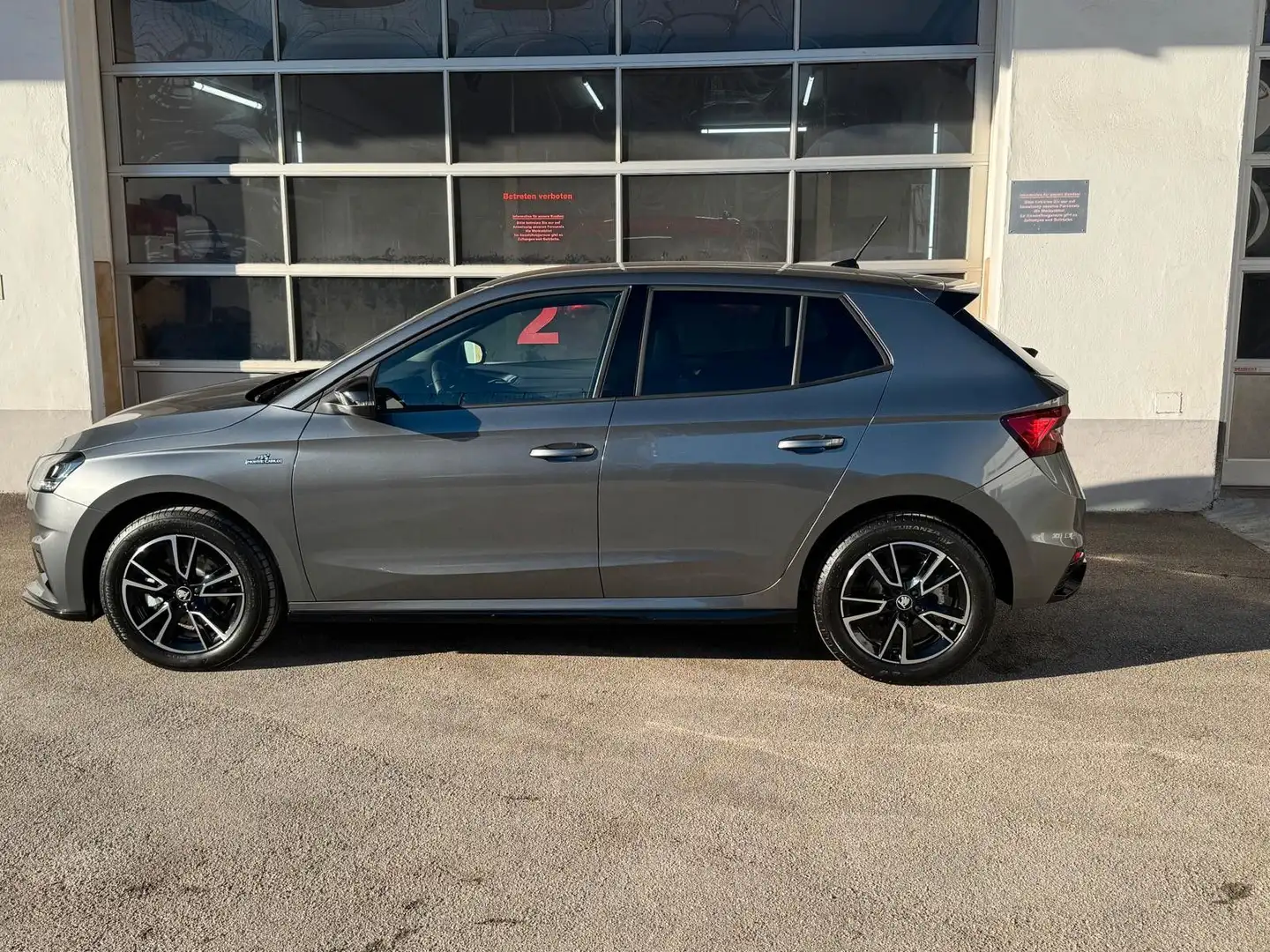 Skoda Fabia 1.0l TSI 85kW DSG Monte Carlo Grau - 2