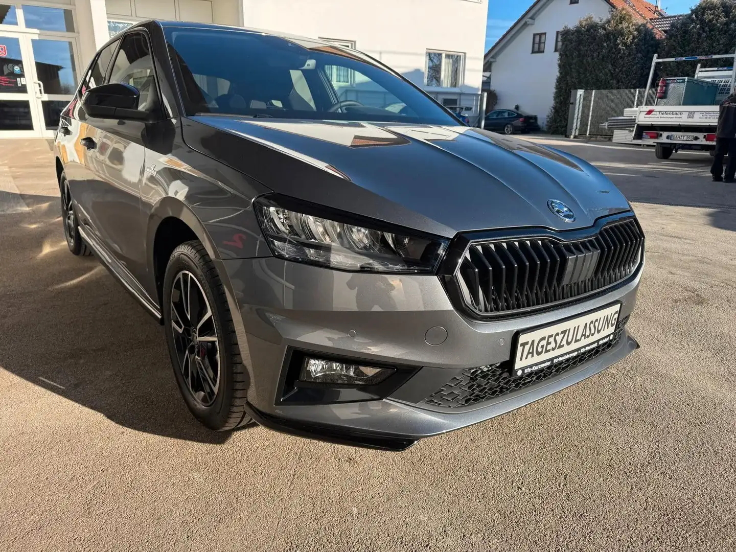 Skoda Fabia 1.0l TSI 85kW DSG Monte Carlo Grau - 1