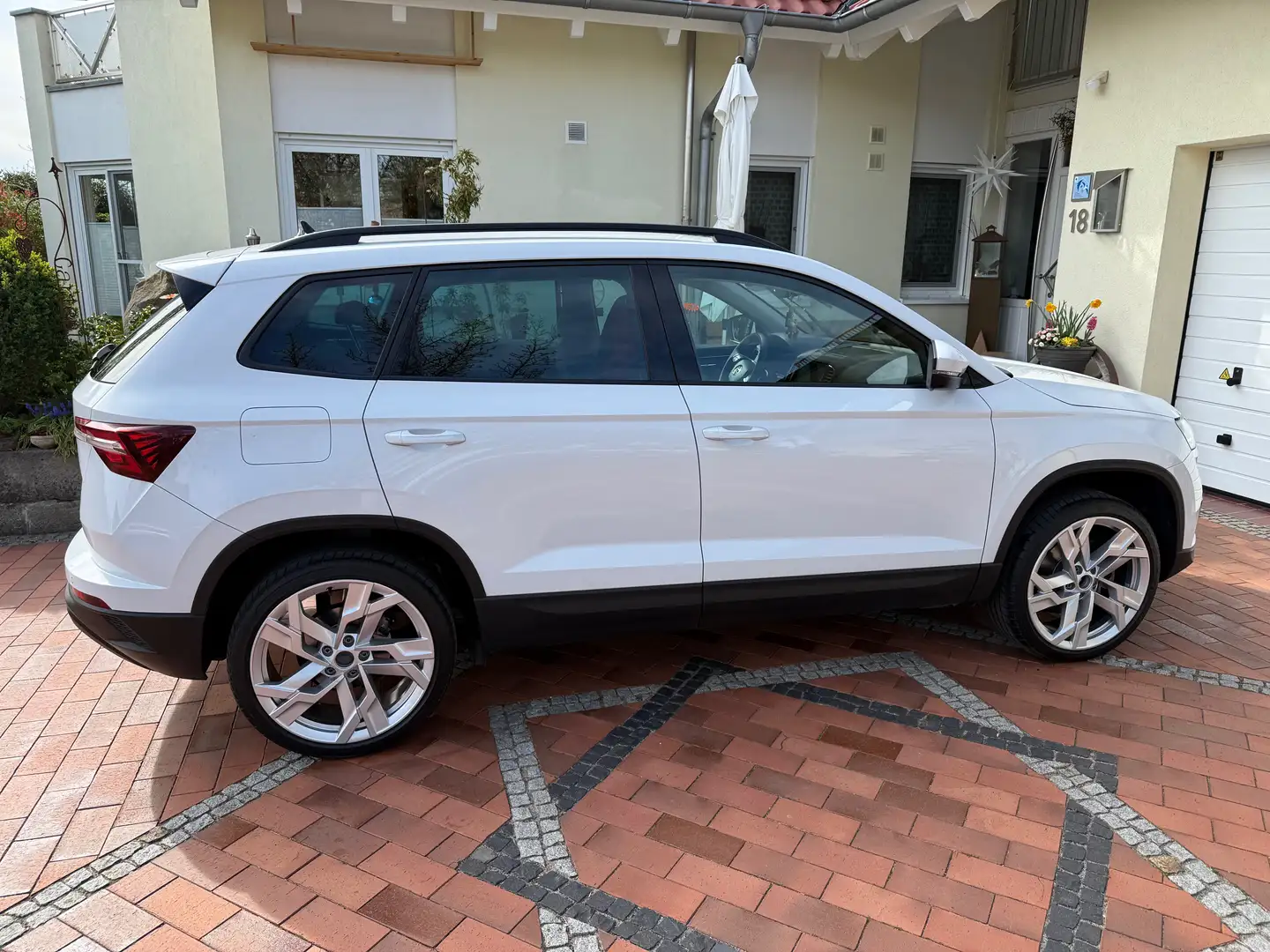 Skoda Karoq Karoq 1.5 TSI DSG Style Weiß - 1