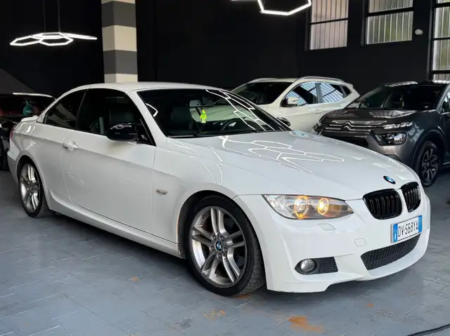 BMW 3 Series view 4