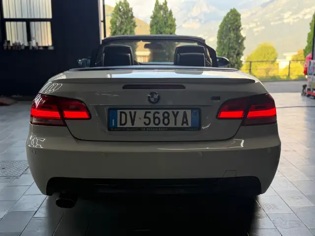 BMW 3 Series view 2