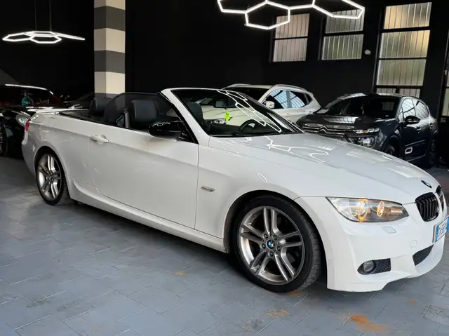 BMW 3 Series view 3