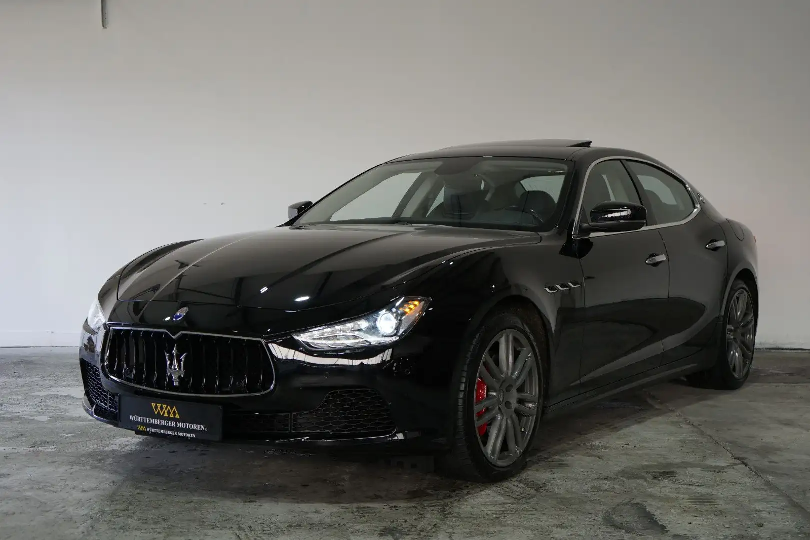 Maserati Ghibli V6 350HP*KAMERA*CARPLAY*LED*NAVI*SHZ* Noir - 1