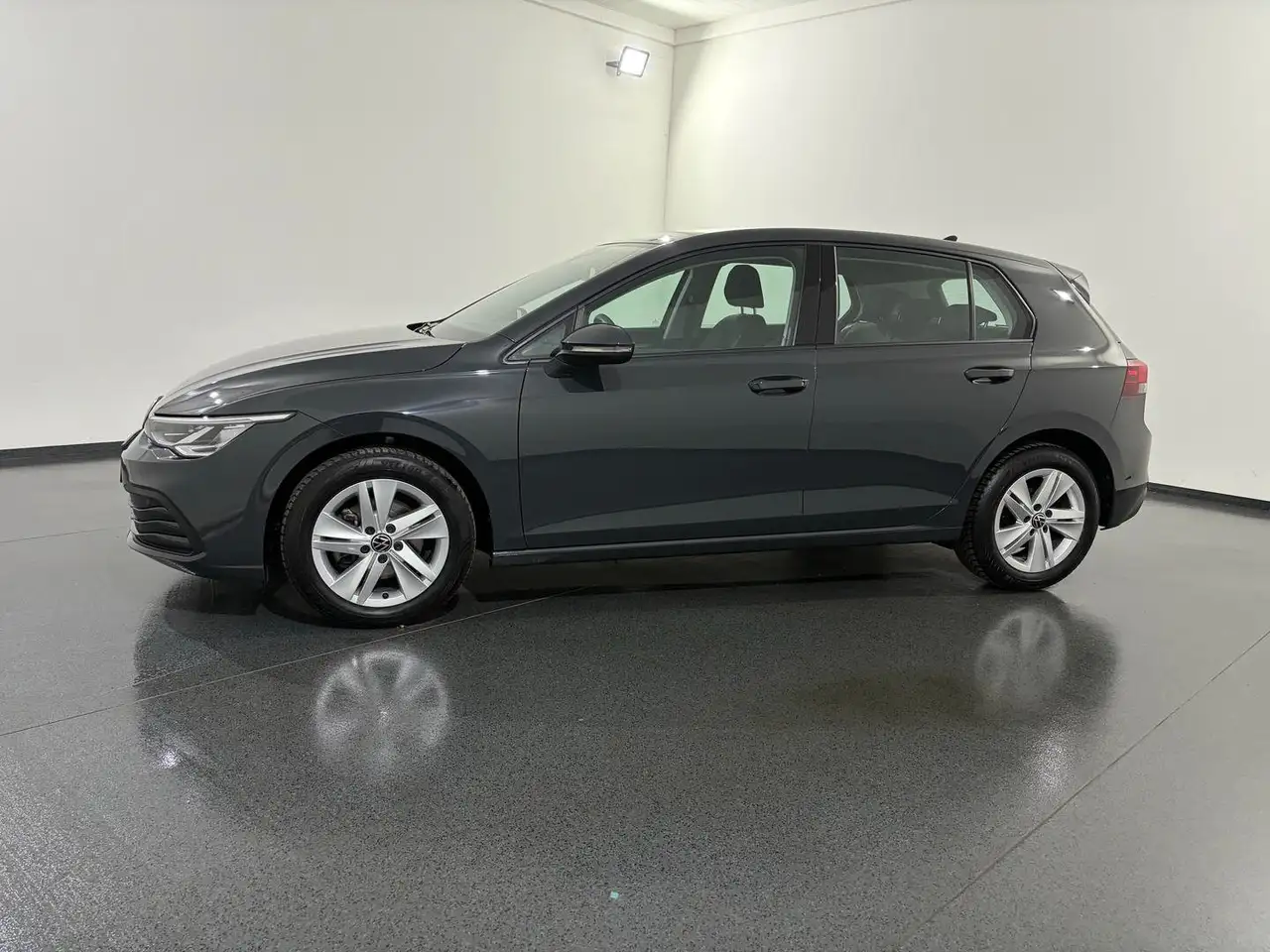 Volkswagen Golf 8 Lim. 1.5 TSI Life *LED*PDC*NAVI* 4