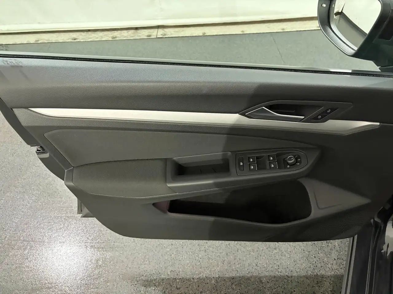 Volkswagen Golf 8 Lim. 1.5 TSI Life *LED*PDC*NAVI* 9