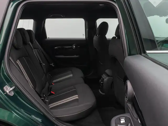 MINI Clubman view 25