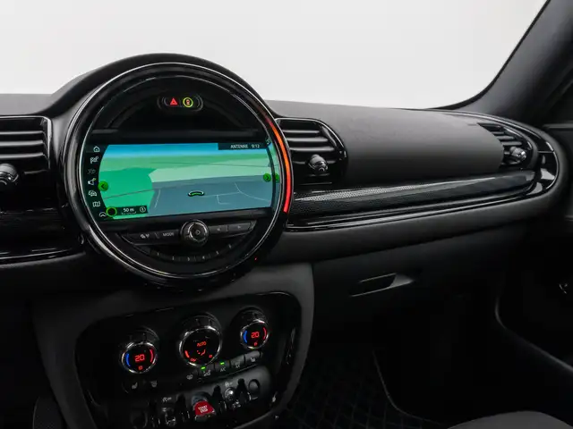 MINI Clubman view 20