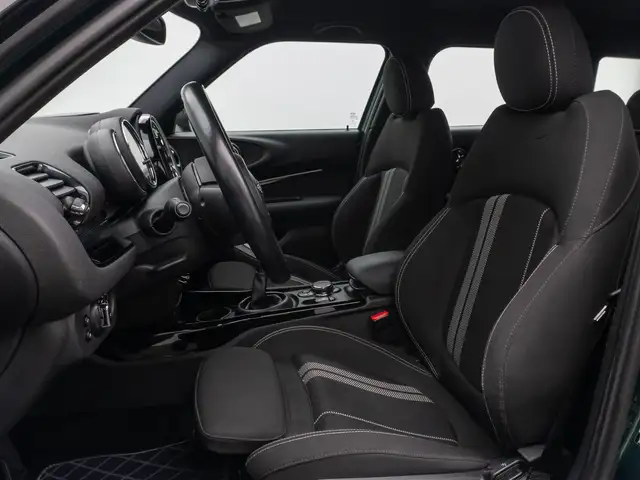 MINI Clubman view 30