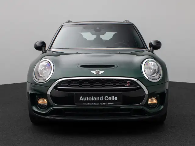 MINI Clubman view 2