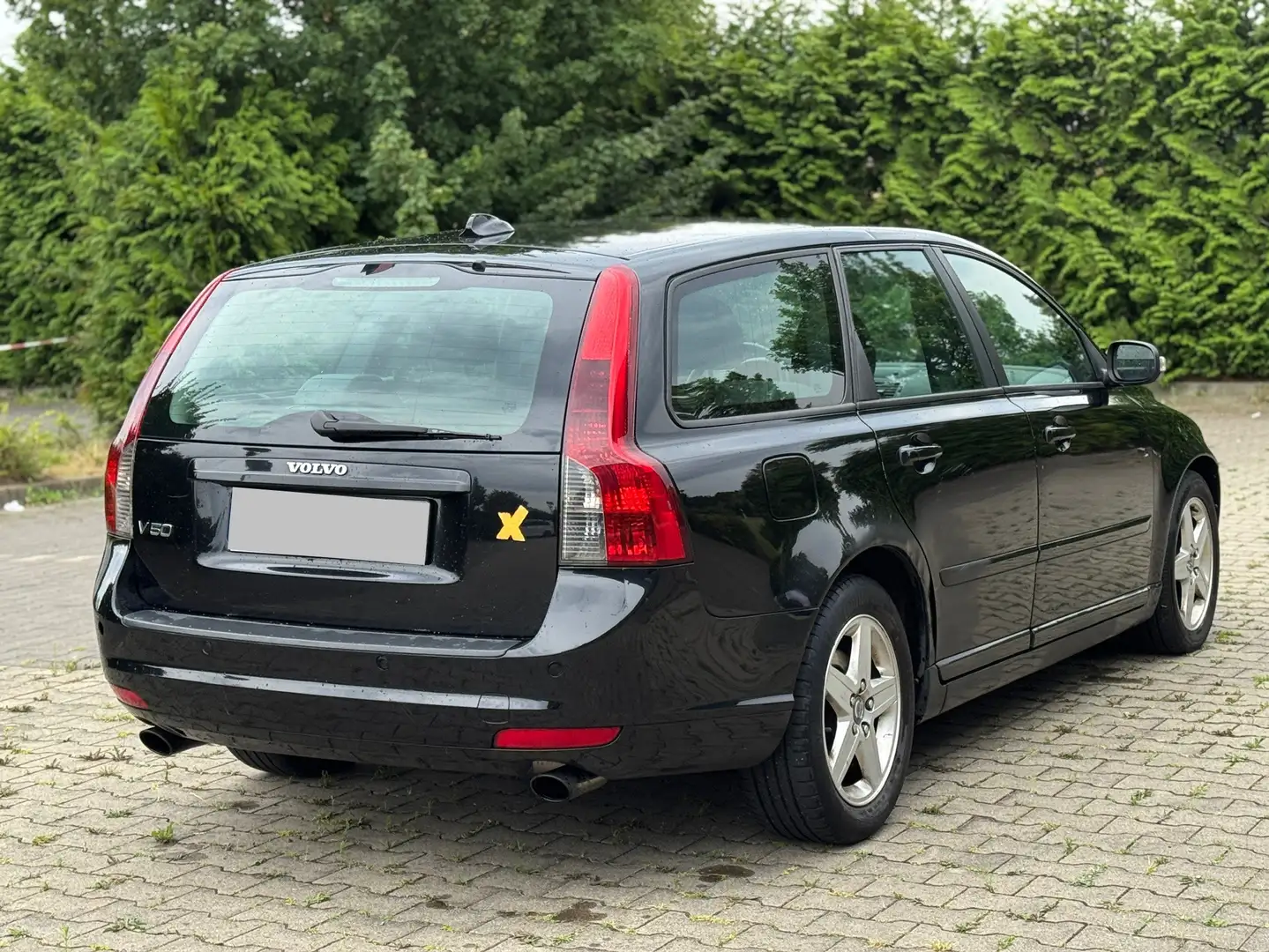 Volvo V50 D5 DPF Aut. Momentum Czarny - 2