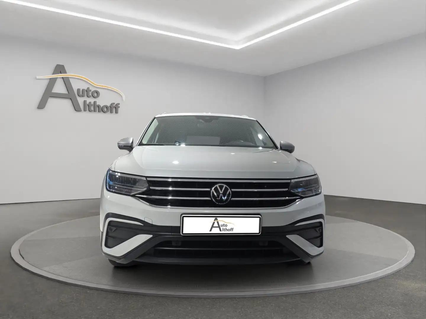 Volkswagen Tiguan Allspace DSG 7-SITZE AHK ACC LED NAV Weiß - 2