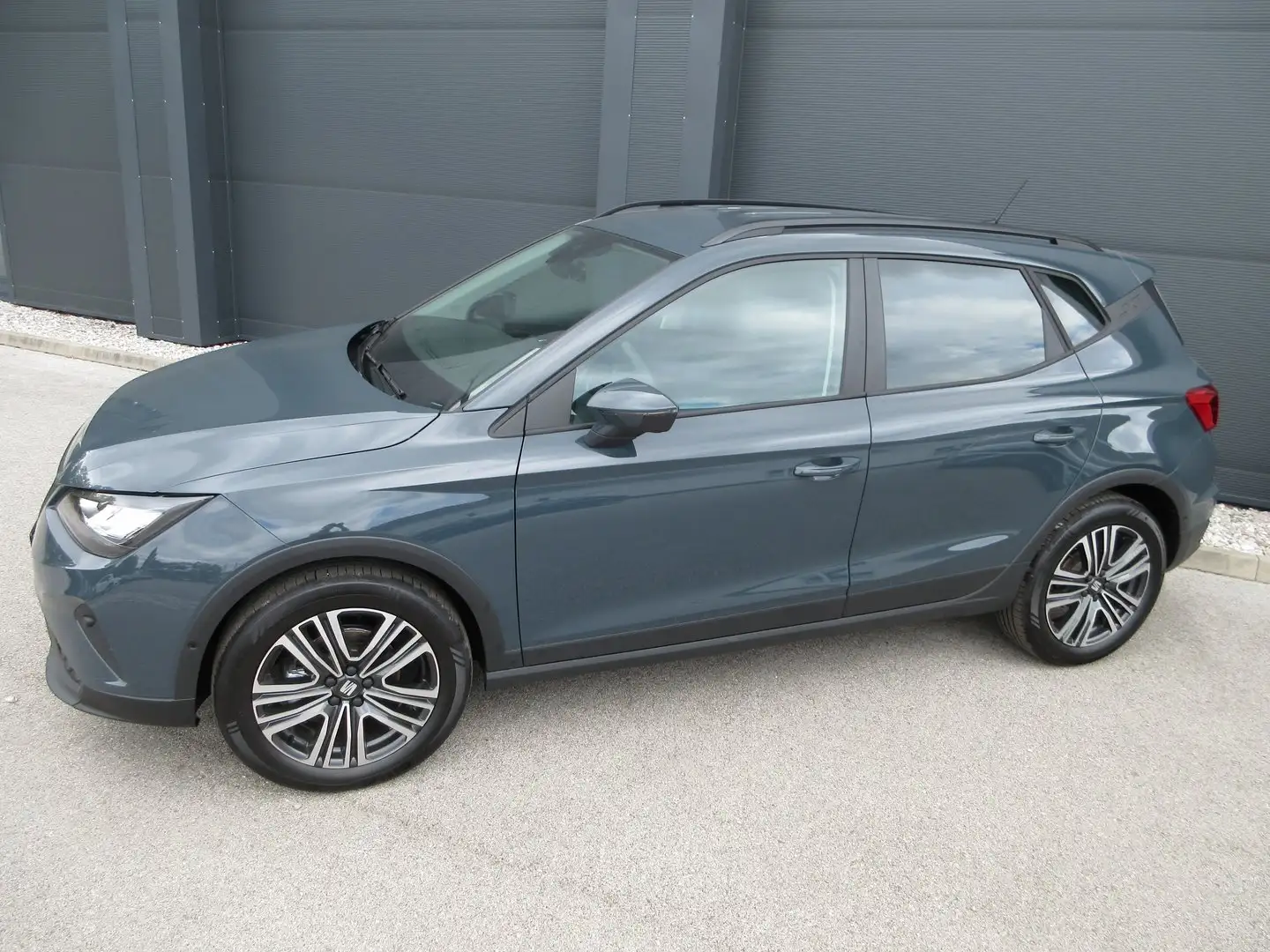SEAT Arona Style Edition 1.0 TSI DSG Blau - 2