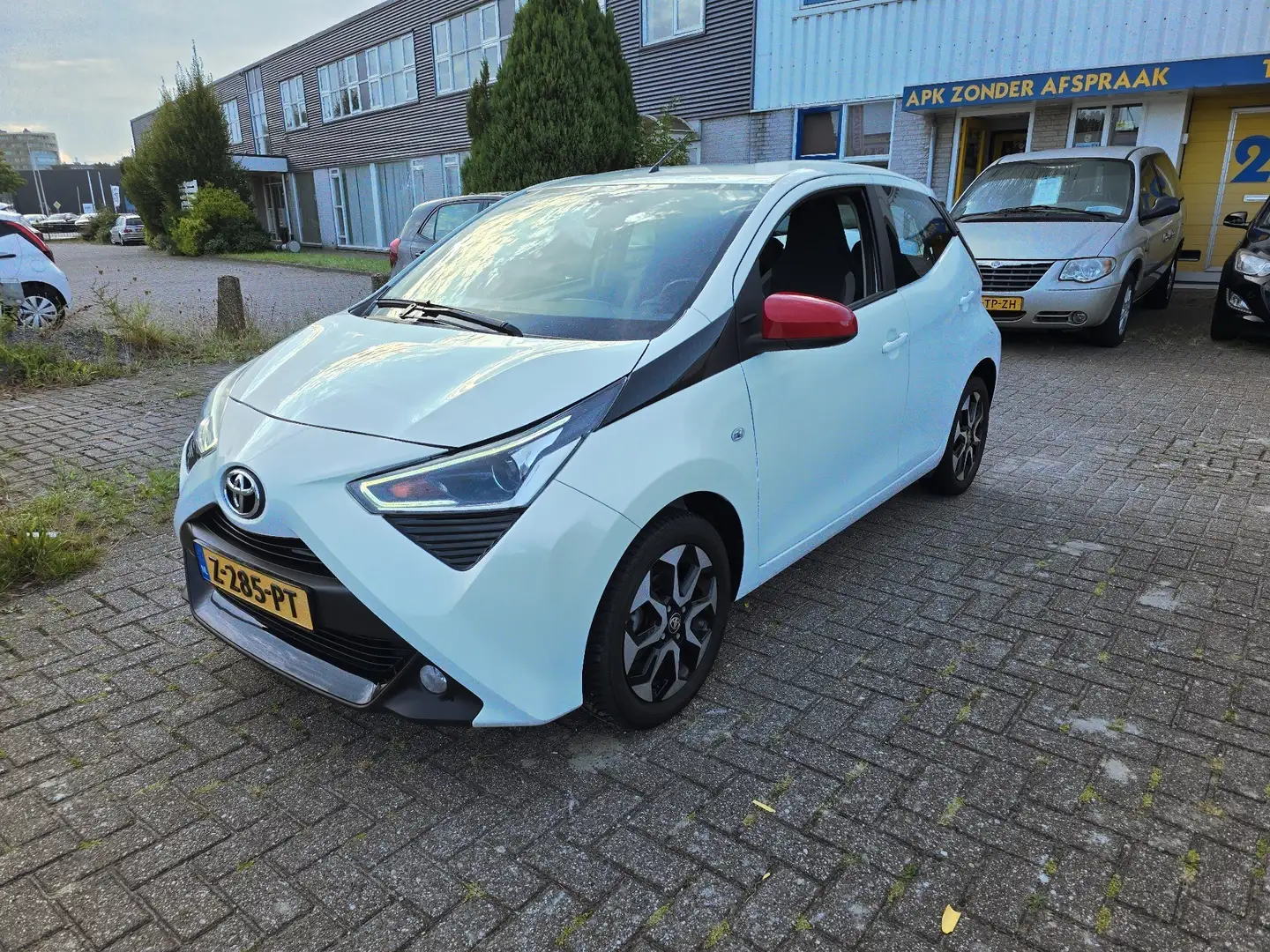 Toyota Aygo 1.0 VVT-i x-cite Blanc - 1