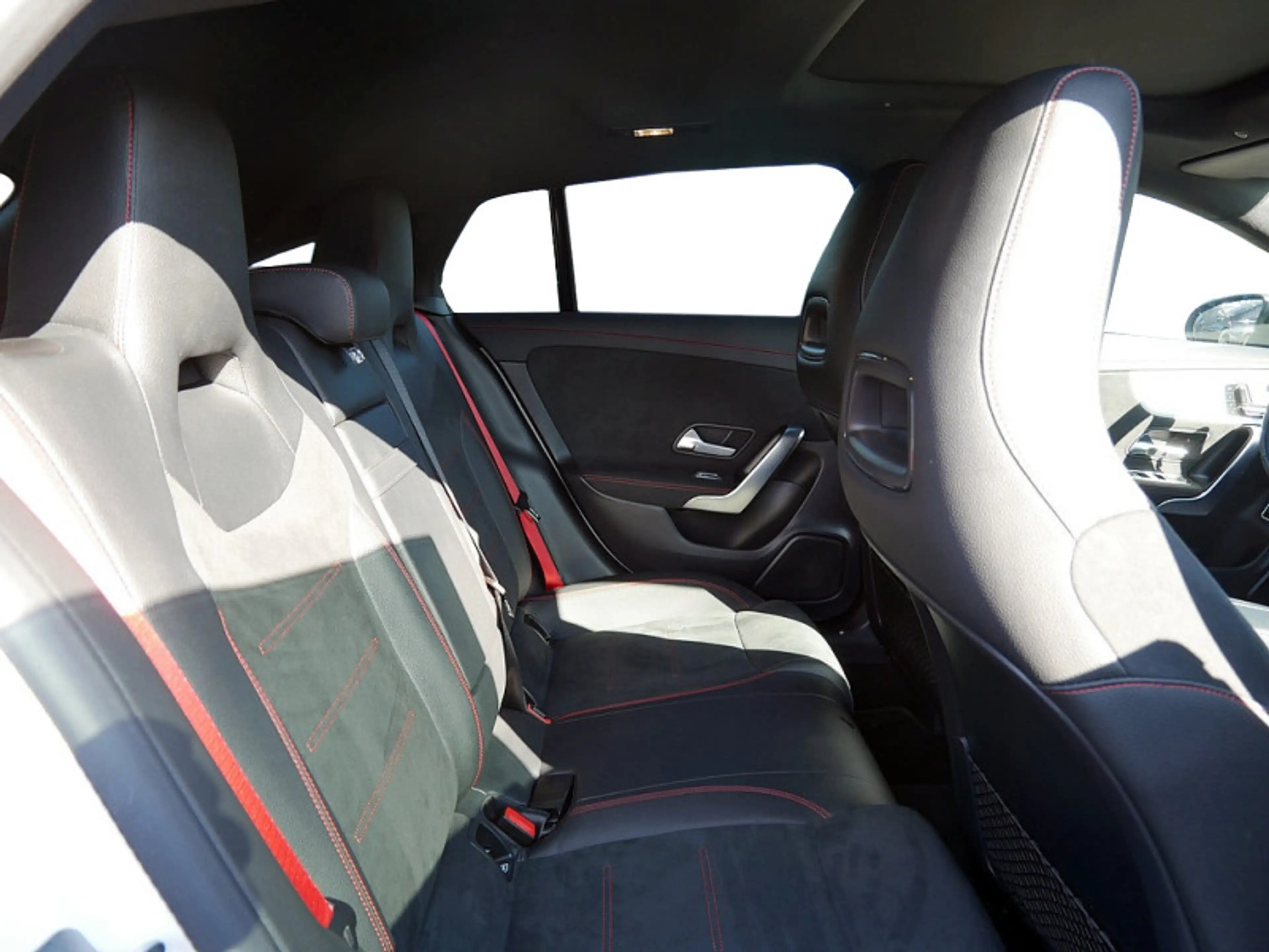 Mercedes-Benz CLA 35 AMG 4M SB , AMG NIGHT MEMO MULTI KAMERA — photo 6