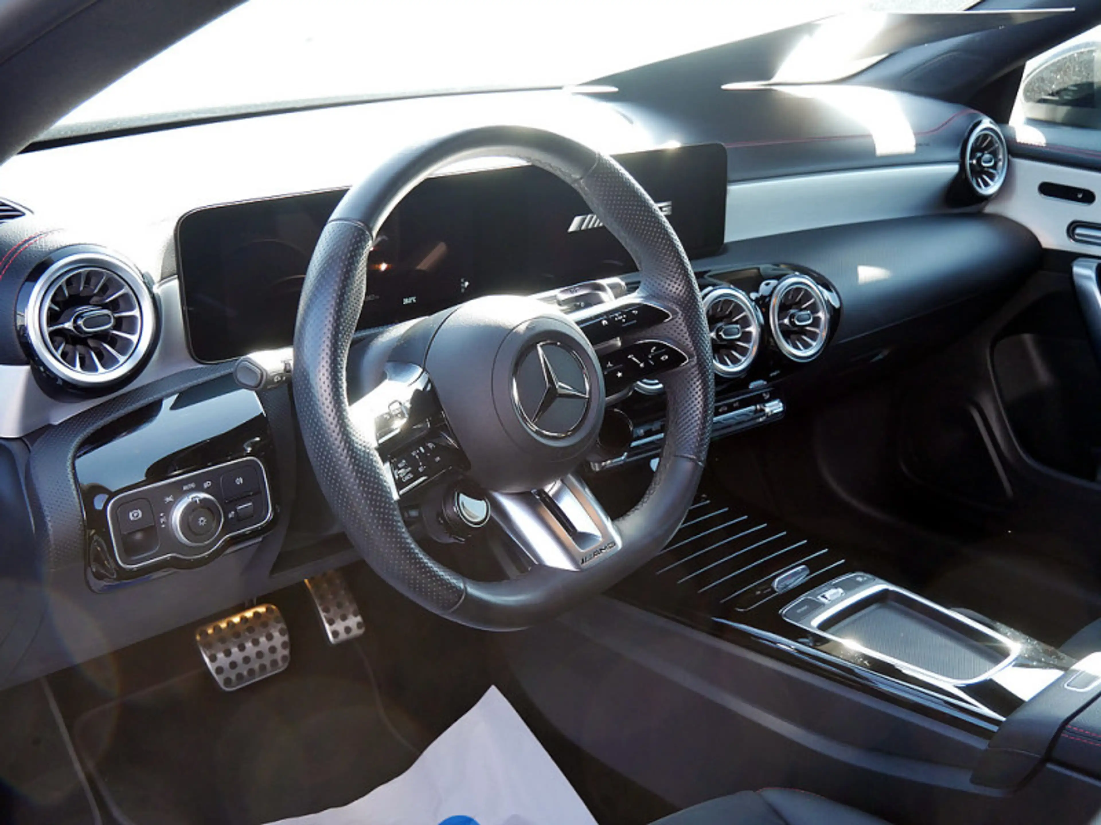 Mercedes-Benz CLA 35 AMG 4M SB , AMG NIGHT MEMO MULTI KAMERA — photo 13