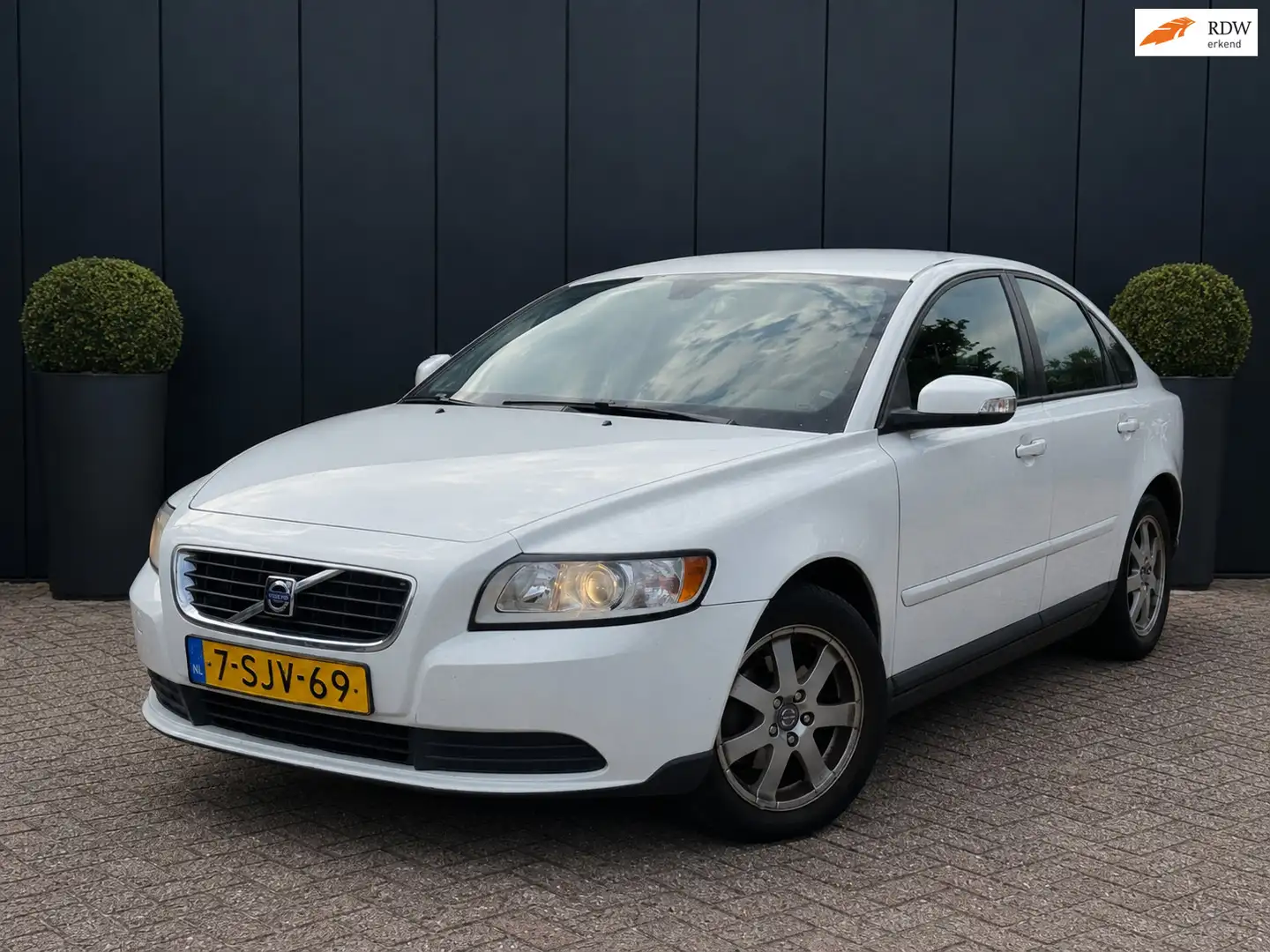 Volvo S40 1.8 Edition II AIRCO TREKHAAK Weiß - 1