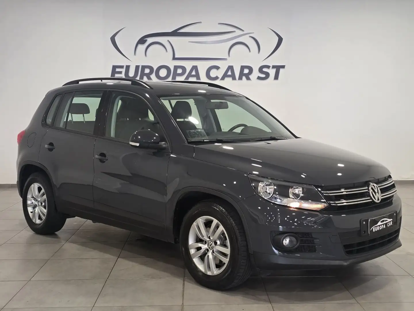Volkswagen Tiguan Business 2.0 TDI 110 CV Sport & Style BlueMotion Grigio - 2