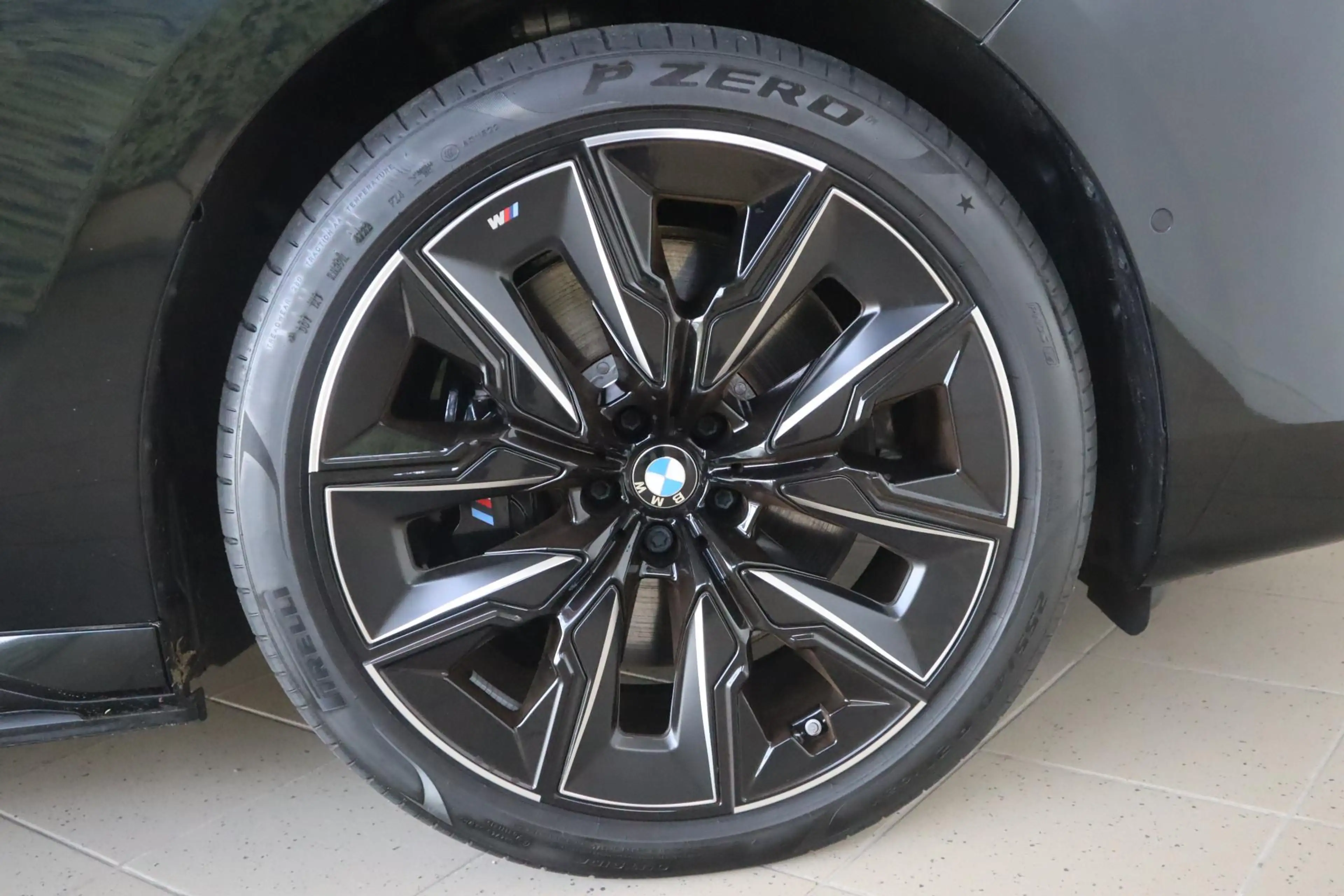 BMW i7 xDrive60 M Sportpakket Pro | Climate Acoustics Pac — photo 6