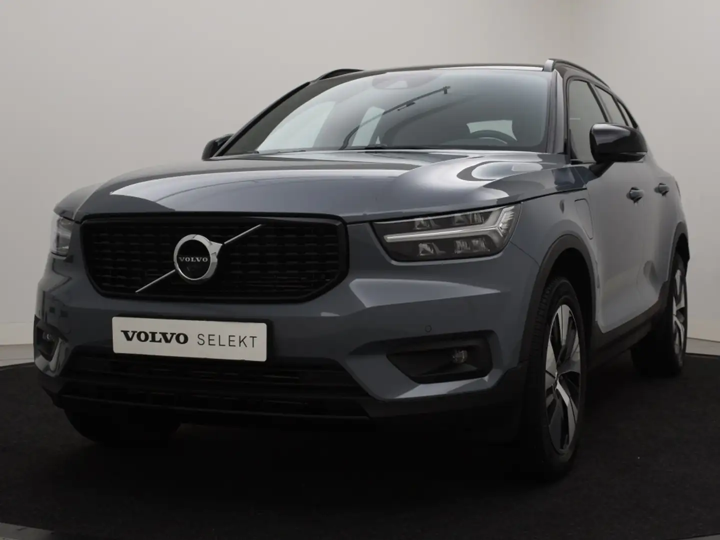 Volvo XC40 T4 PLUG-IN HYBRID R-DESIGN EXPRESSION 360GR CAM AC Grijs - 2