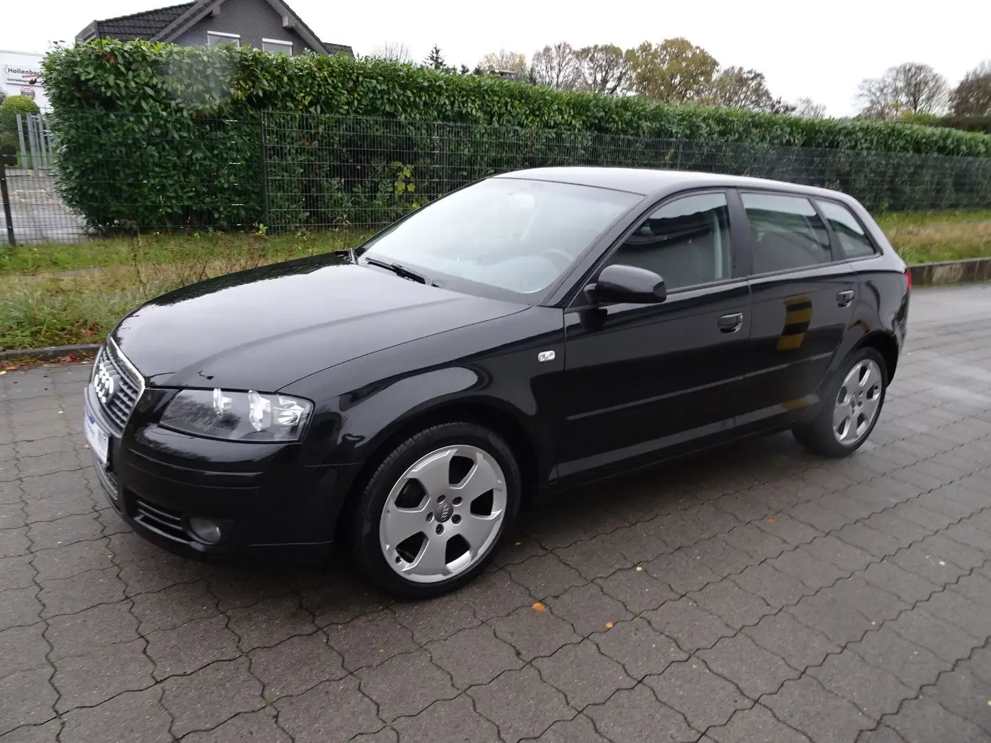 Audi A3 1.6 FSI Sportback/ 1-Hand/ Klima /Alufelgen Schwarz - 1