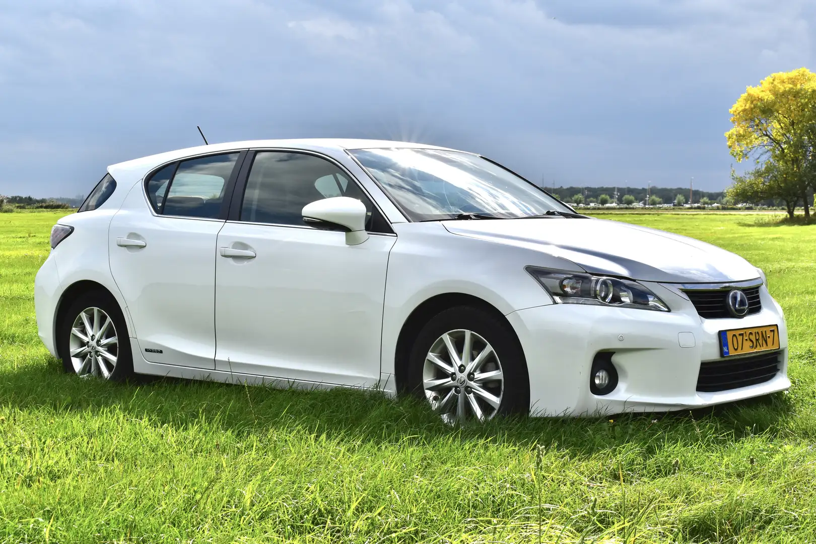 Lexus CT 200h 200h Hybrid 133.000km NAP / Keyless-entry / Camera Wit - 1