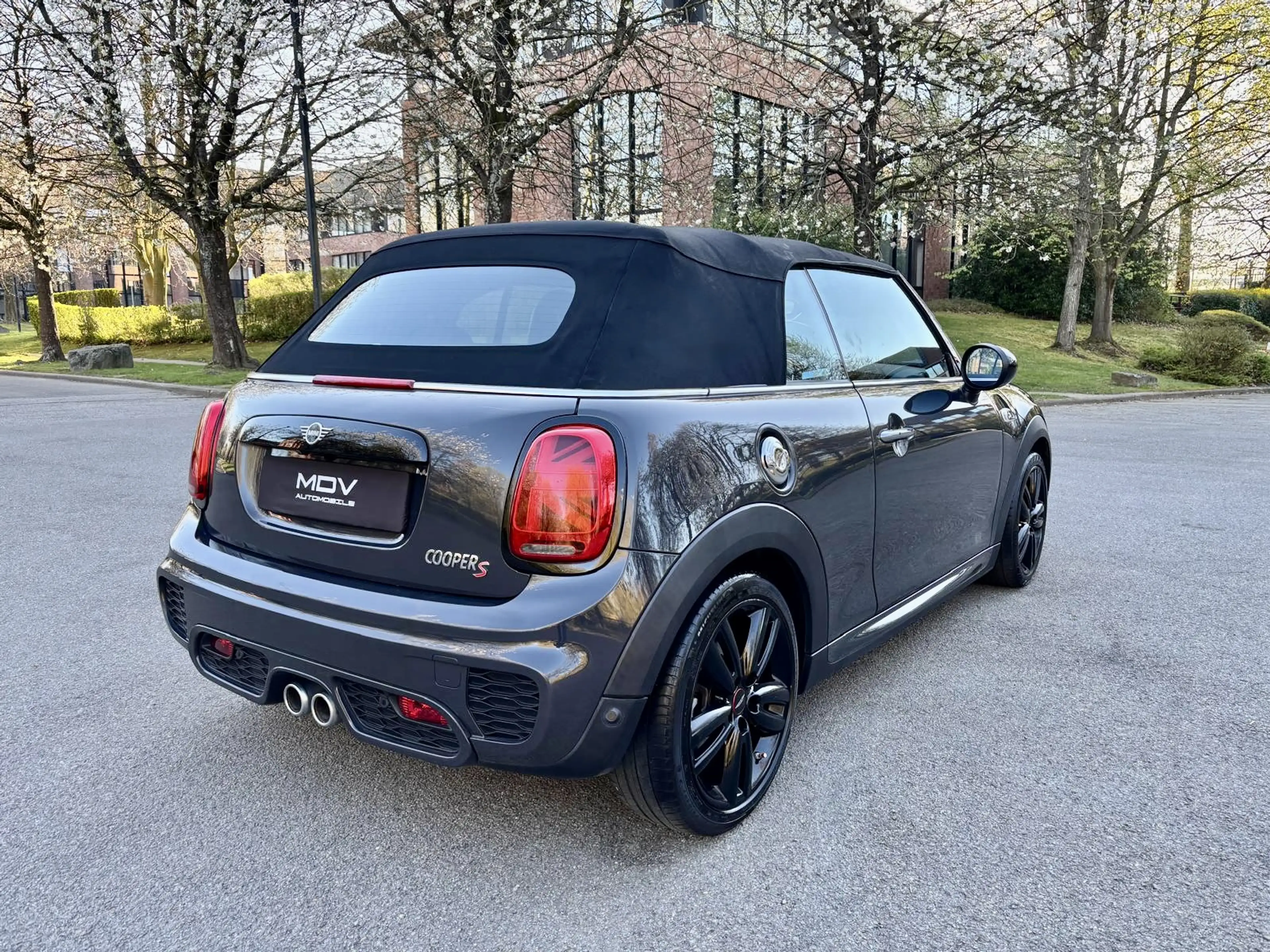 MINI Cooper S Cabrio 2.0A Pack John Cooper Works ** Led - Navi - Camera - Keyless ** — photo 11
