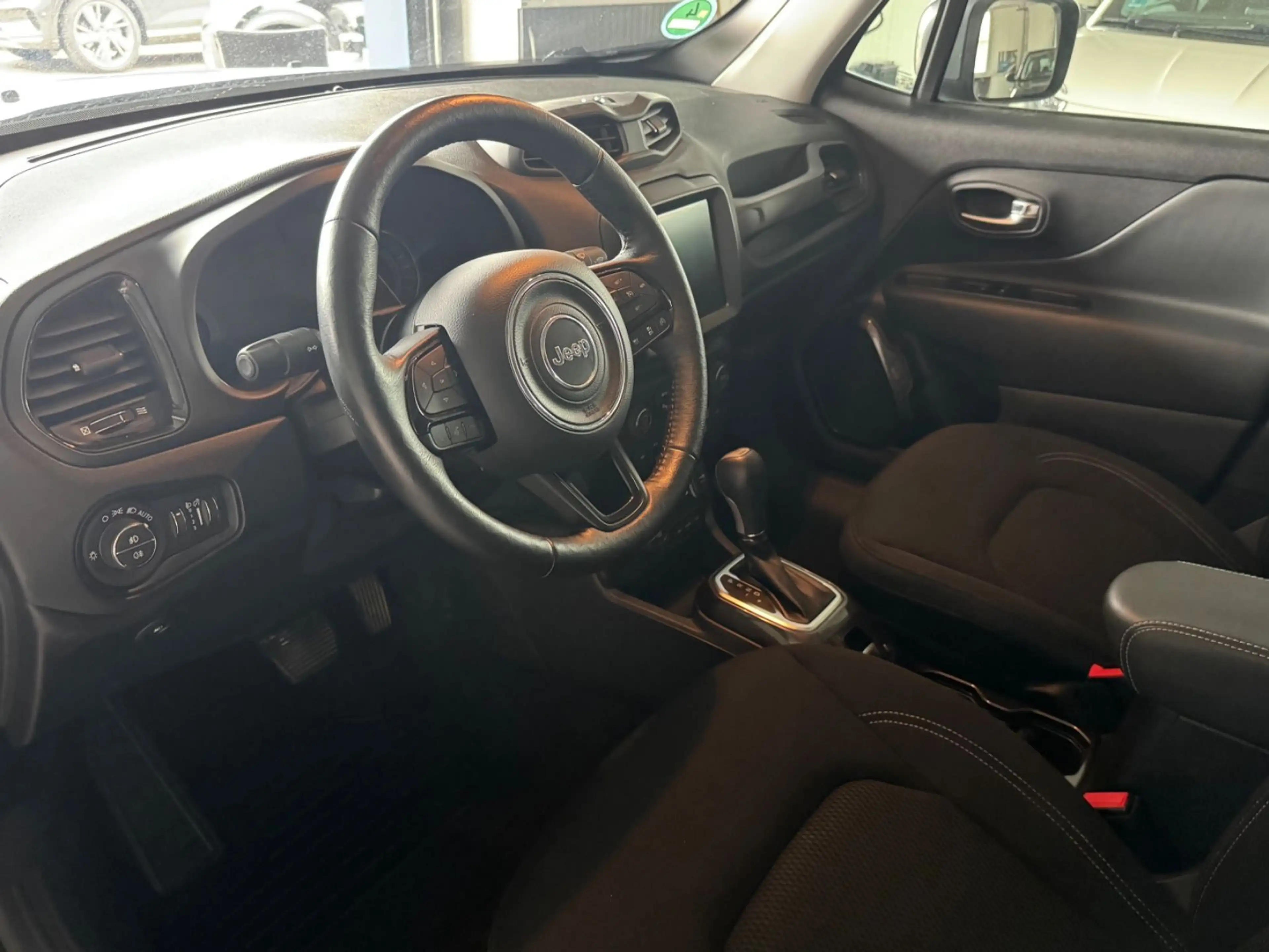 Jeep Renegade S Plug-In-Hybrid 4xe — photo 14