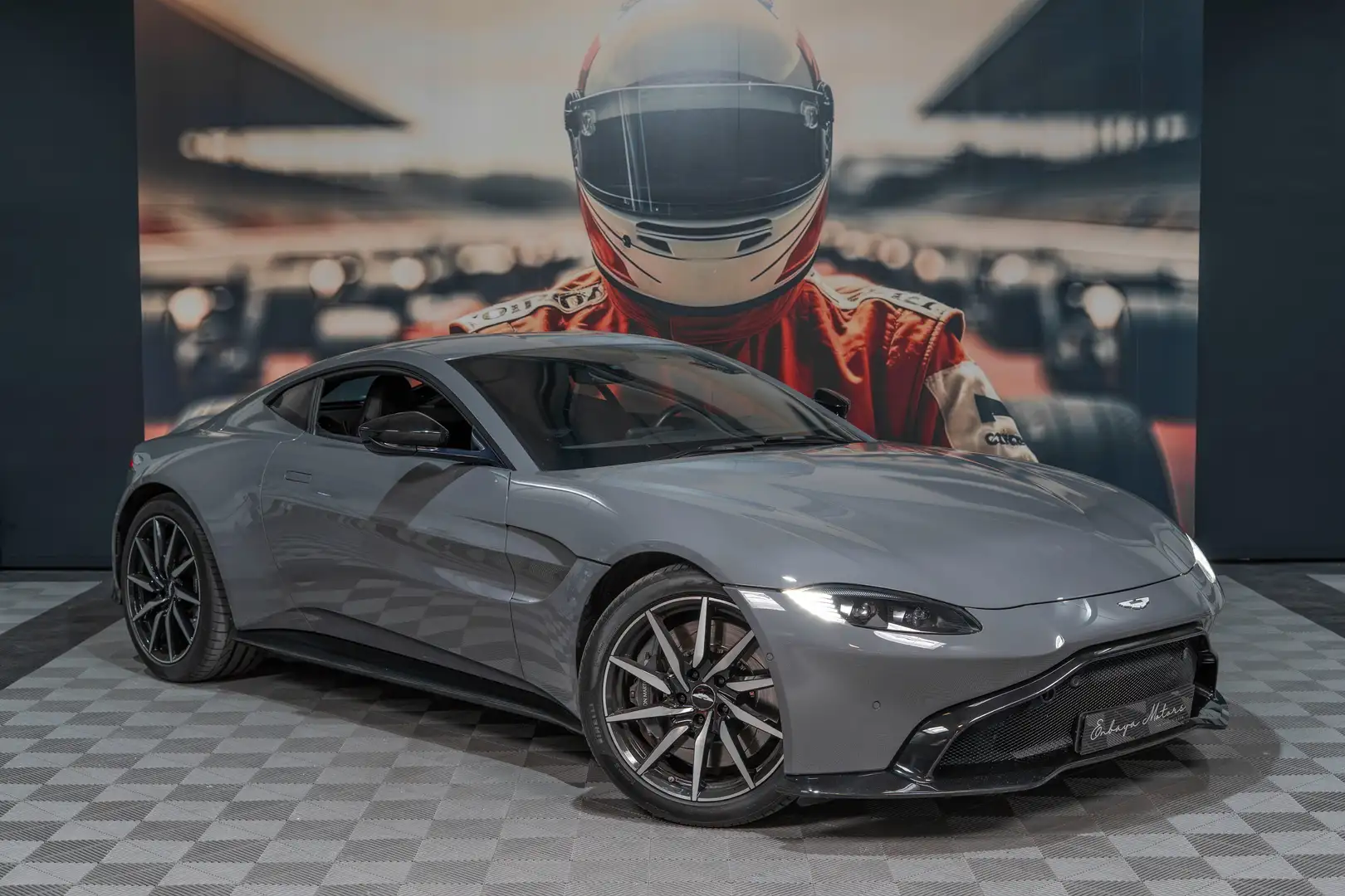 Aston Martin Vantage V8 | Alcantara Interior | Quicksilver exhaust Gris - 2