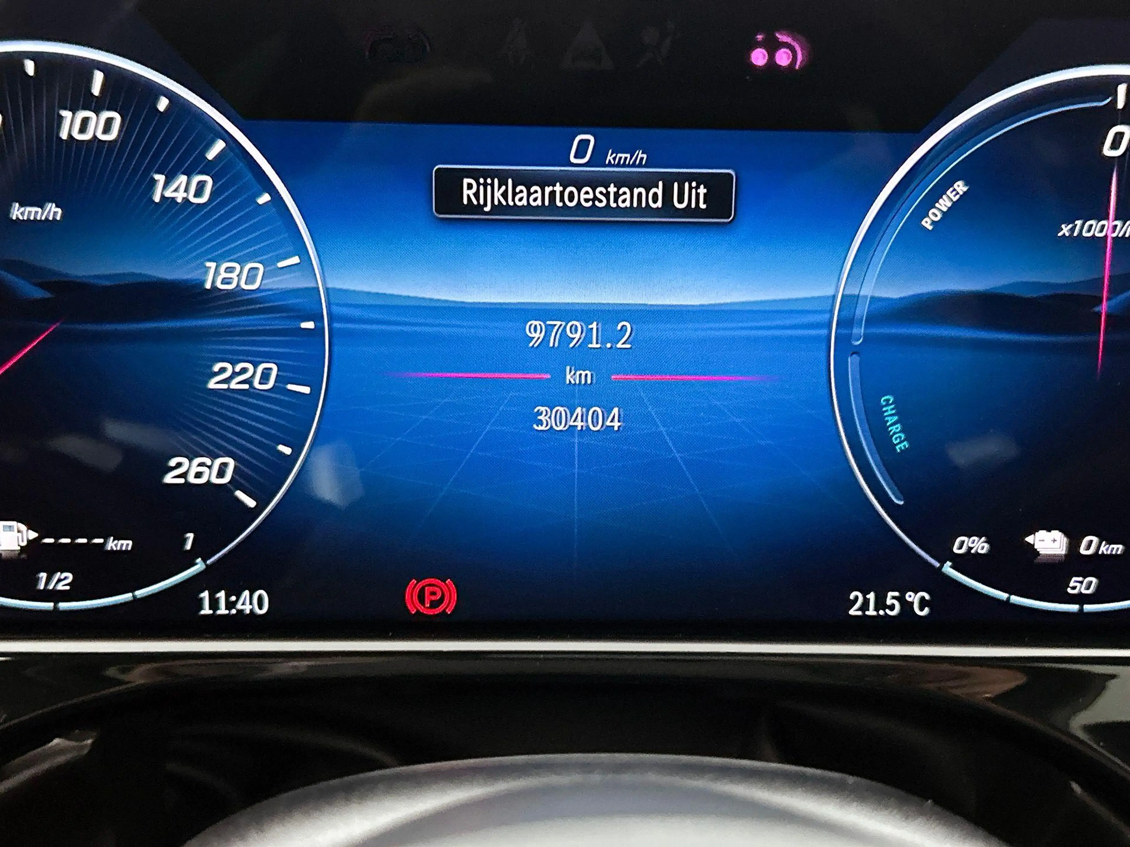 Mercedes-Benz E 400 e 4MATIC Berline AMG Line | Night Pack | Panoramis — photo 11