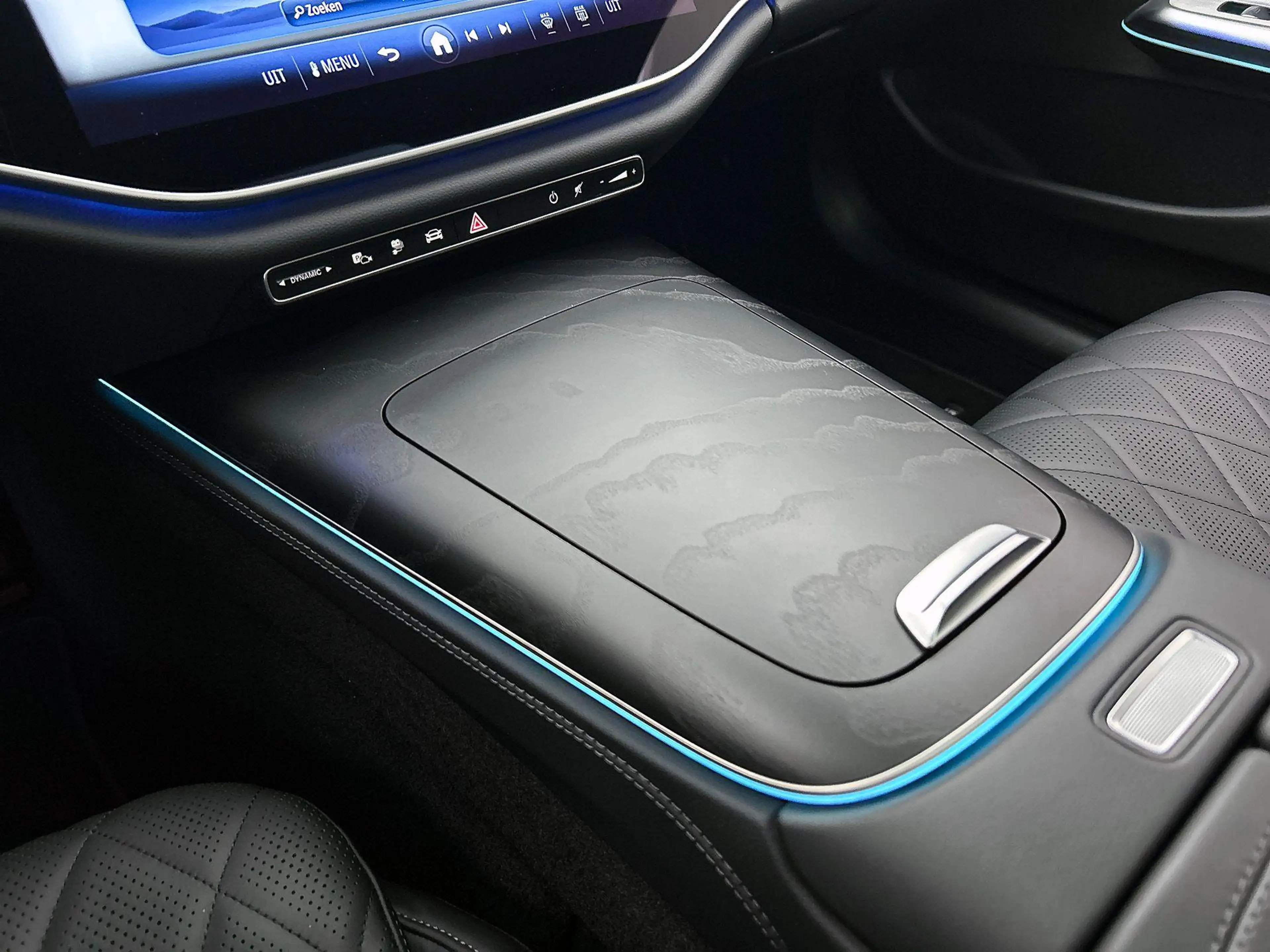 Mercedes-Benz E 400 e 4MATIC Berline AMG Line | Night Pack | Panoramis — photo 10