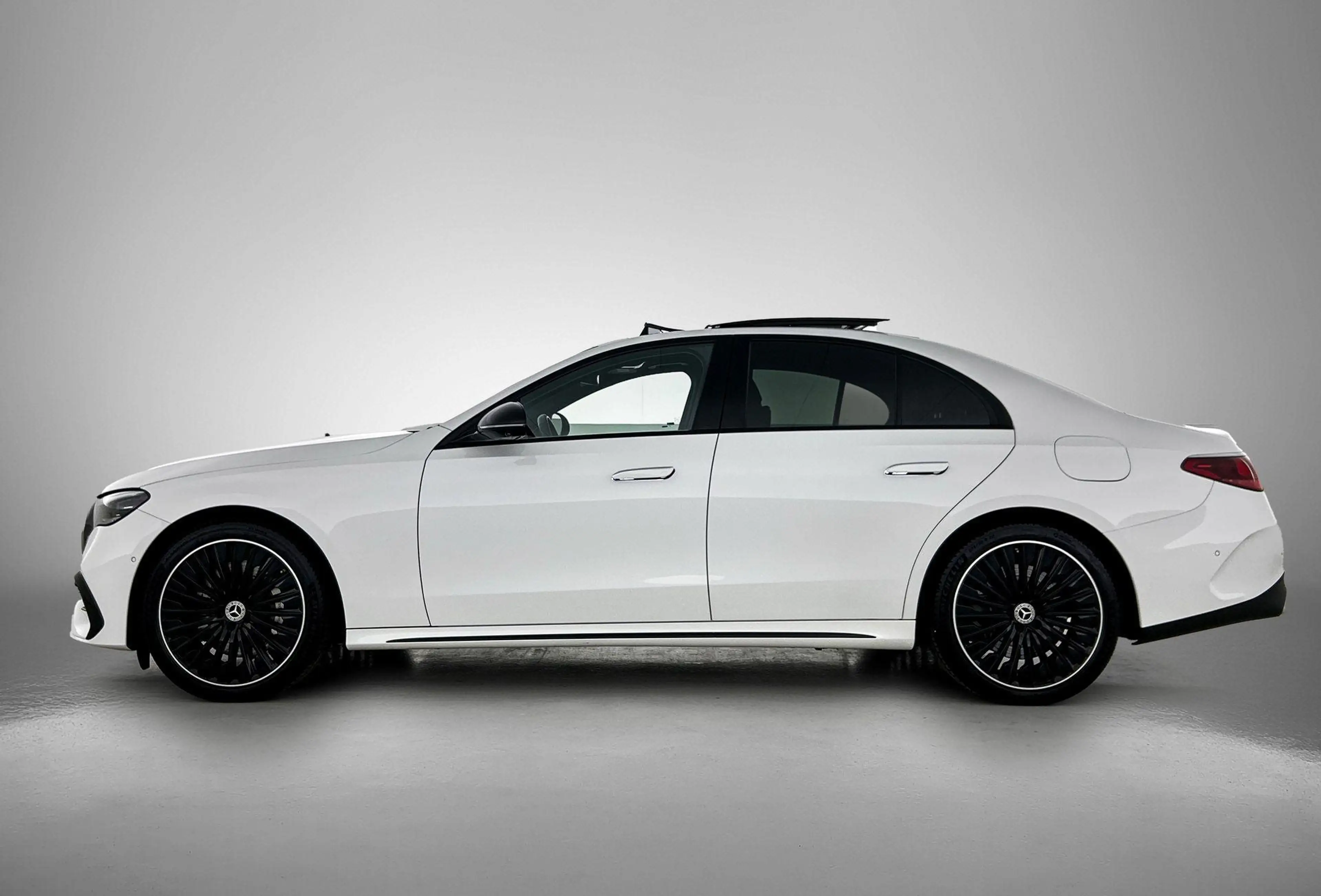 Mercedes-Benz E 400 e 4MATIC Berline AMG Line | Night Pack | Panoramis — photo 6