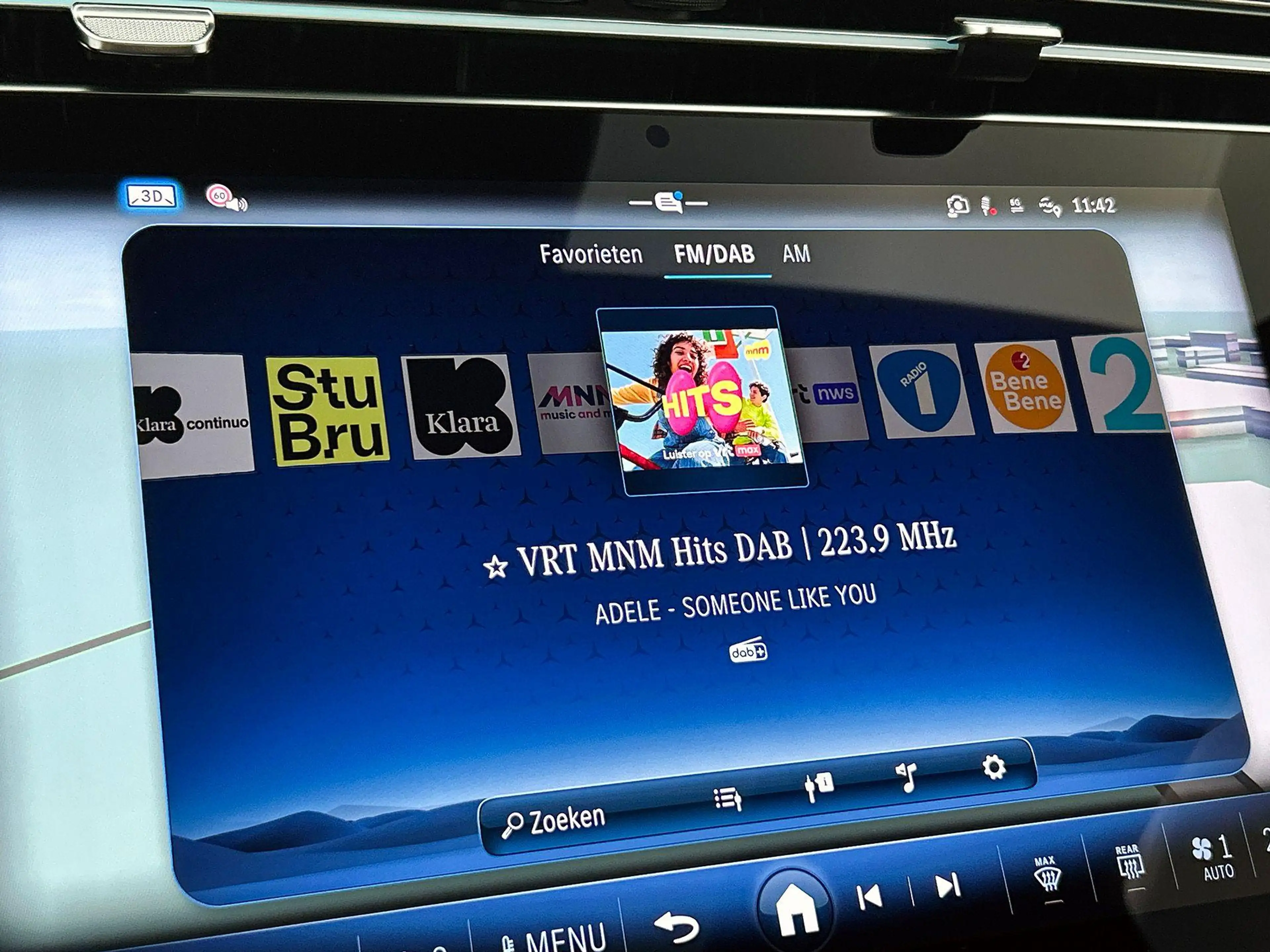 Mercedes-Benz E 400 e 4MATIC Berline AMG Line | Night Pack | Panoramis — photo 15