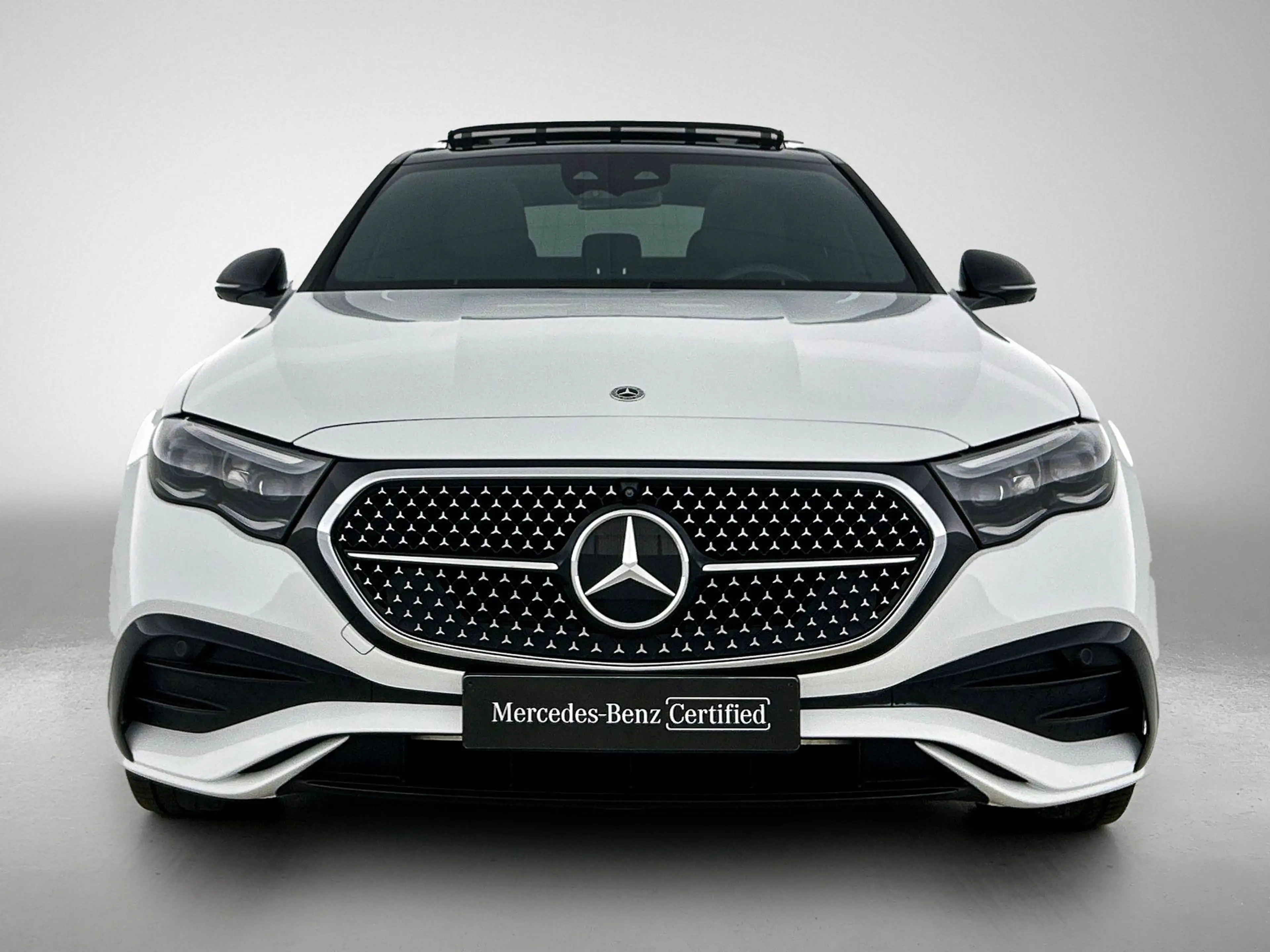 Mercedes-Benz E 400 e 4MATIC Berline AMG Line | Night Pack | Panoramis — photo 5