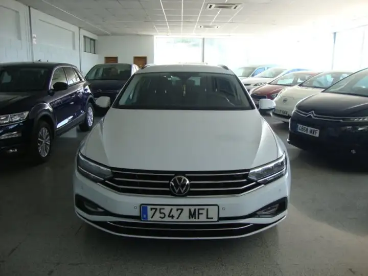 Volkswagen Passat VARIANT EXECUTIVE 2.0 TDI EVO 2023