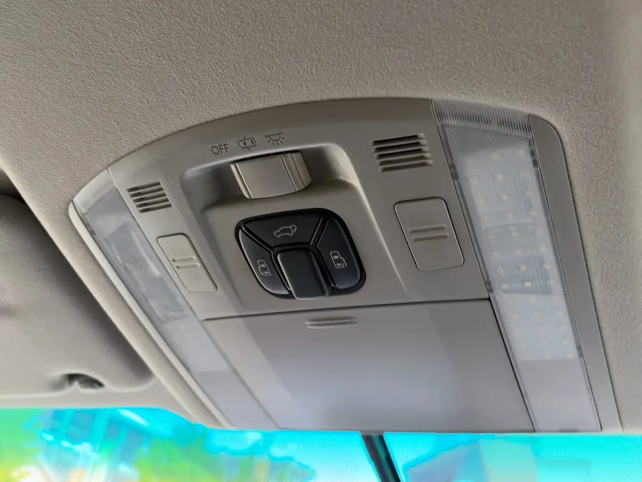 Toyota Sienna снимка Toyota Sienna