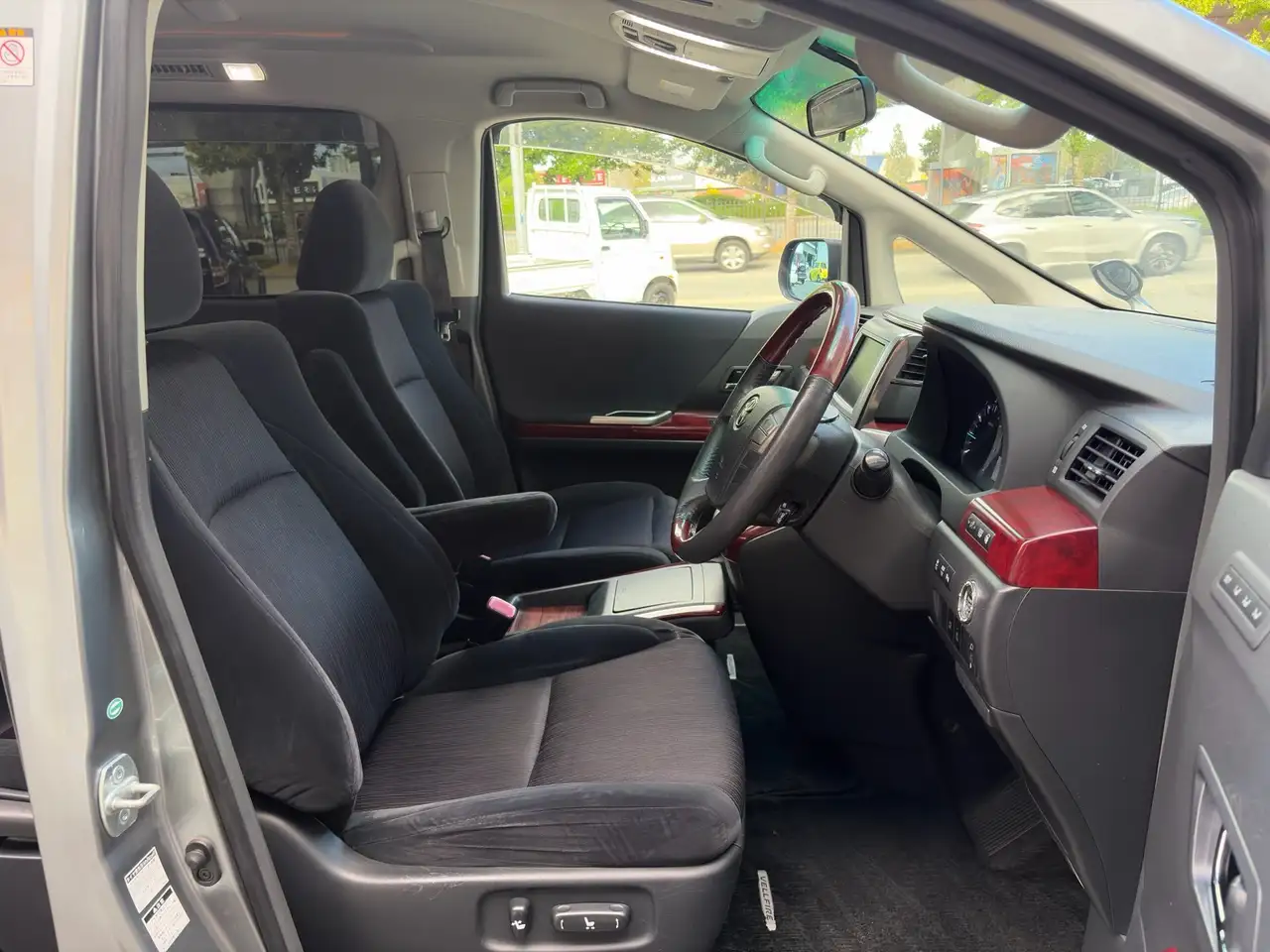 Toyota Sienna снимка Toyota Sienna