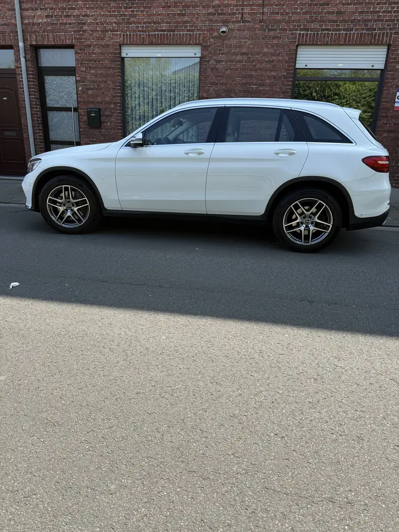 Mercedes-Benz GLC 250 FULL OPTION AMG LINE *PANO-CUIR-LED-CAM360*. - 1