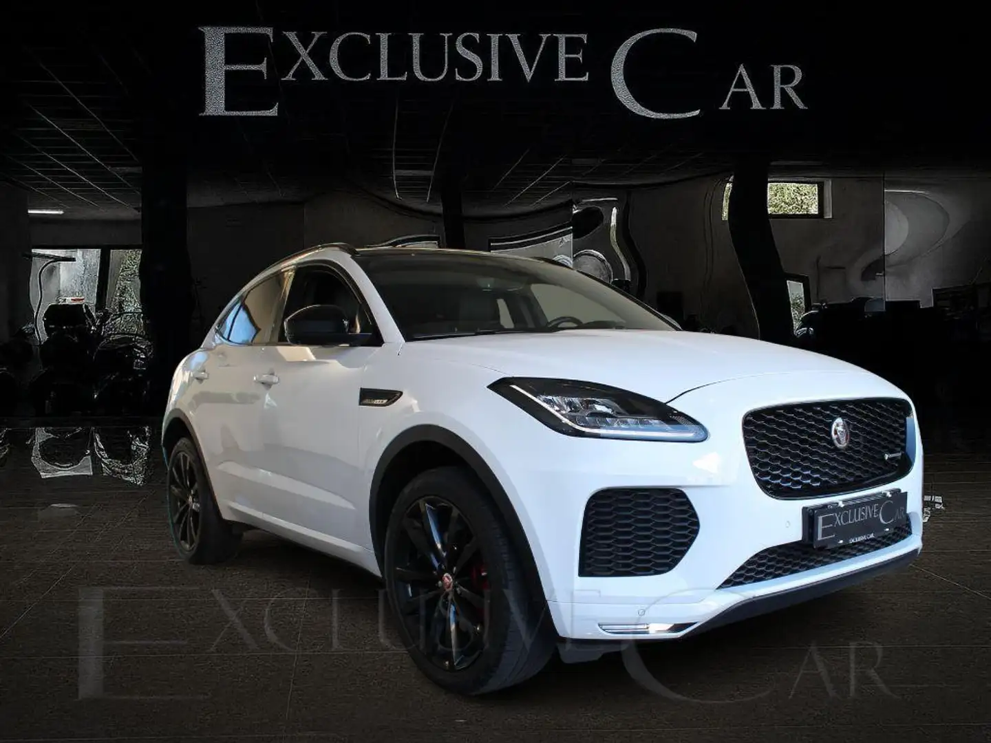 Jaguar E-Pace 2.0 249CV AWD aut. R-Dynamic SE Weiß - 1