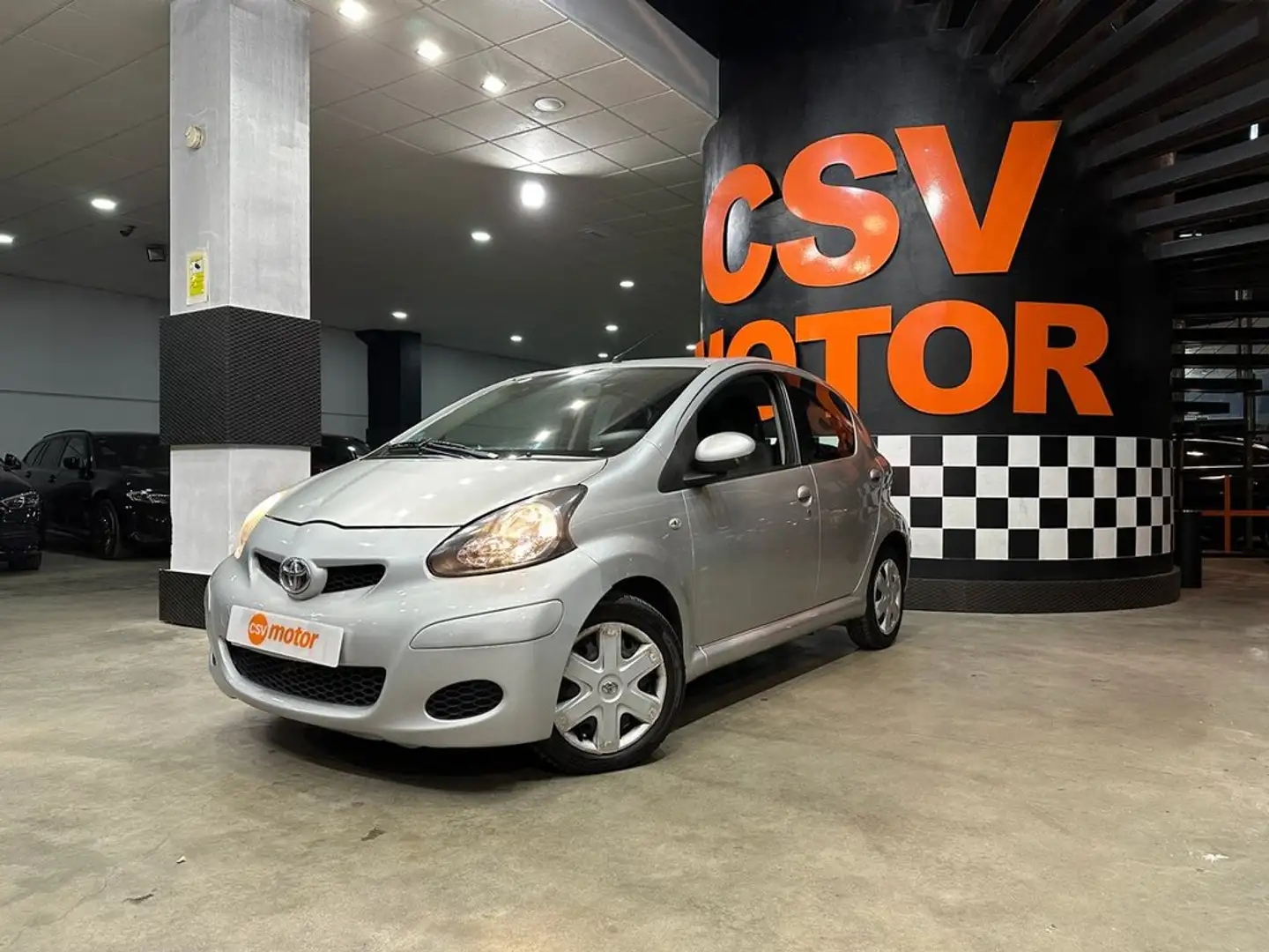 Toyota Aygo 1.0 VVT-i Connect Gris - 2