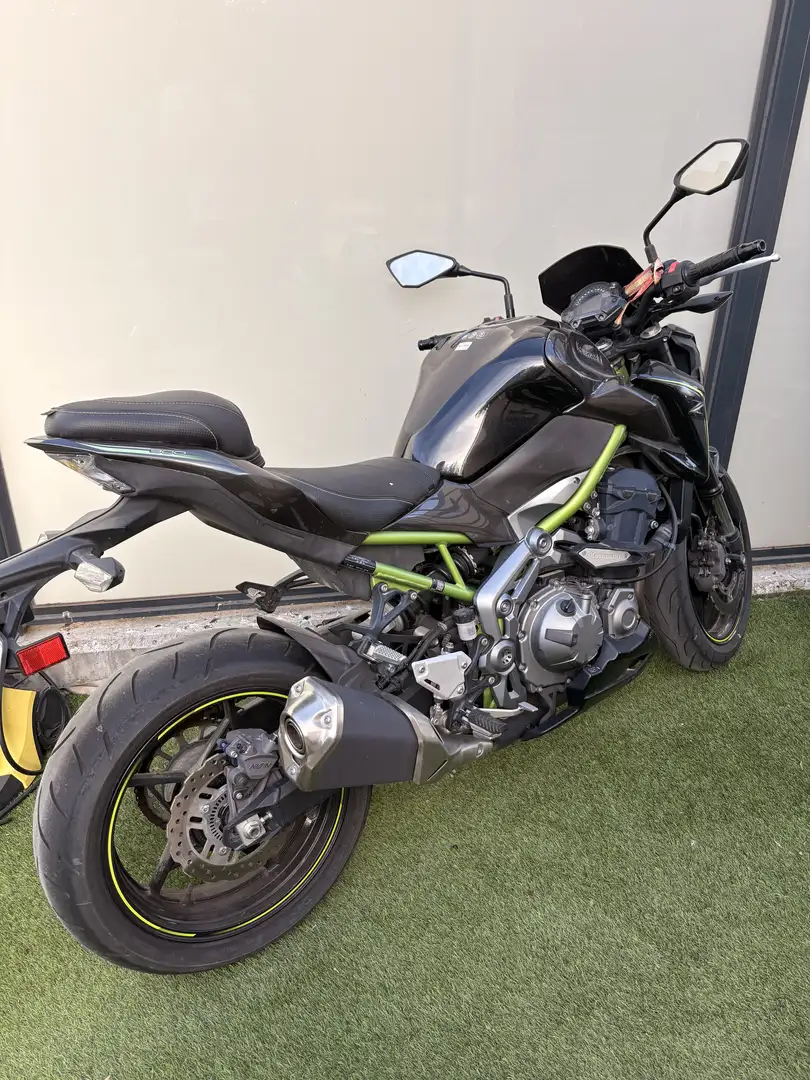 Kawasaki Z 900 Se Vende Por Poco Uso Verde - 1