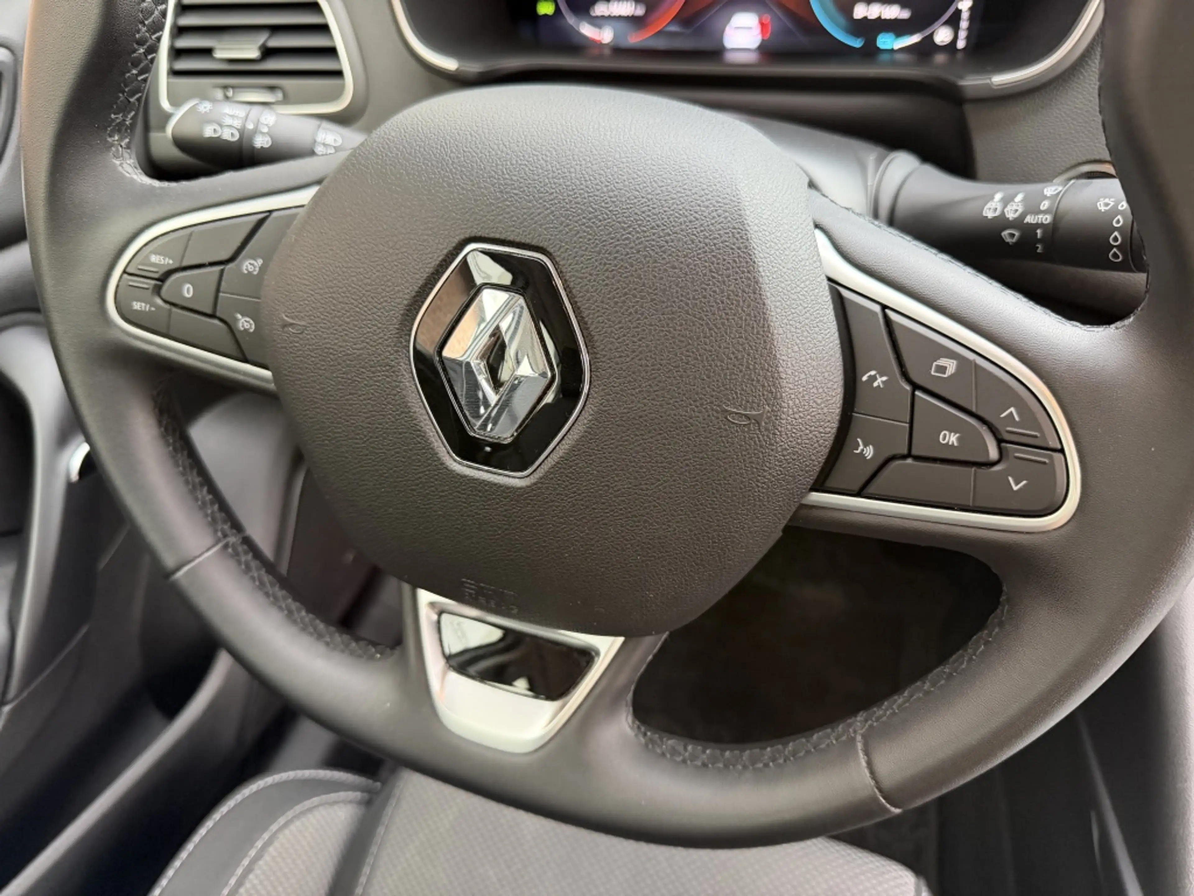 Renault Megane Estate 1.6 ET PH 160 Eq. CARPLAY CAMERA INRUIL MOG — photo 13